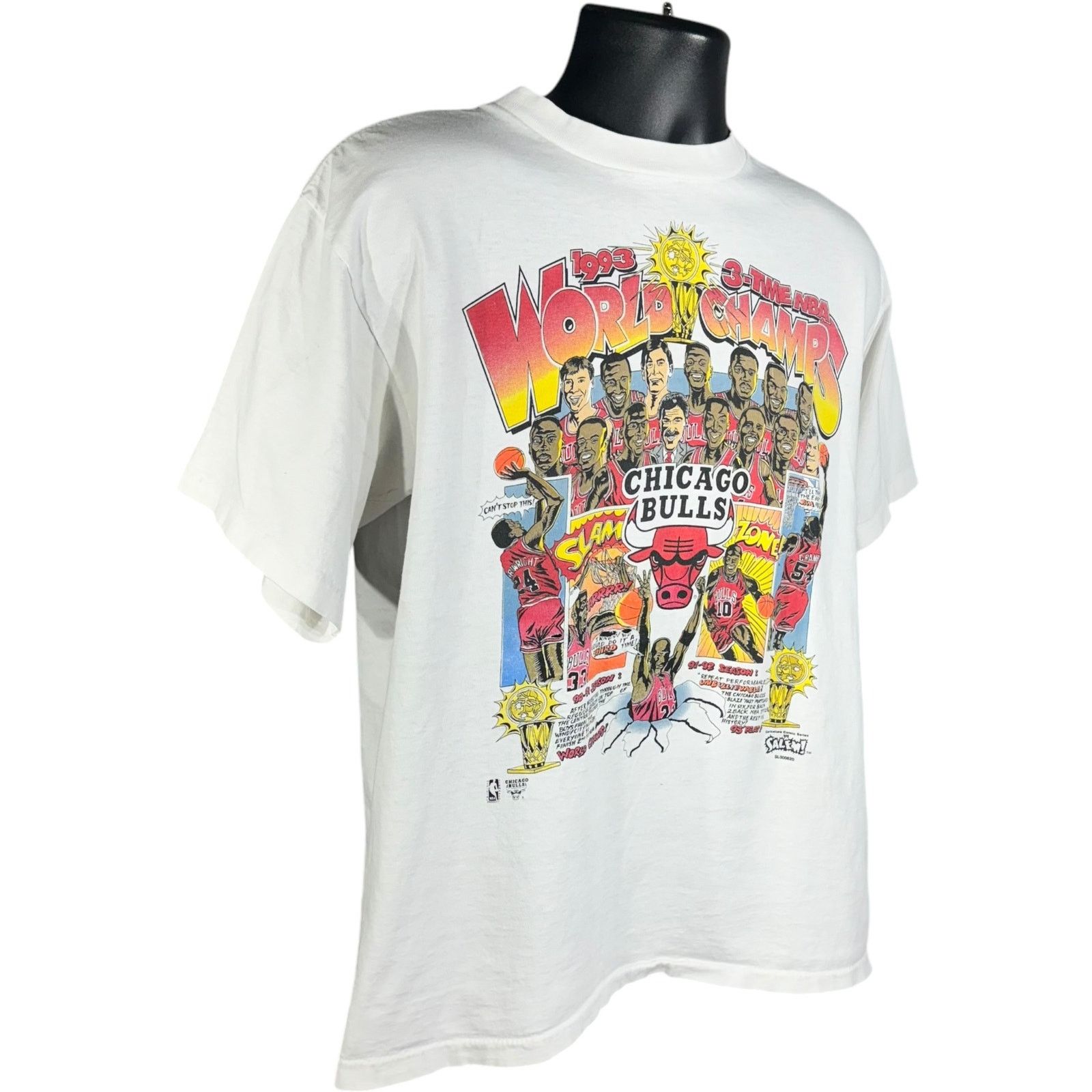 Vintage Vintage Chicago Bulls 3 Time World Champs NBA Tee 1993 Size US L / EU 52-54 / 3 - 4 Thumbnail