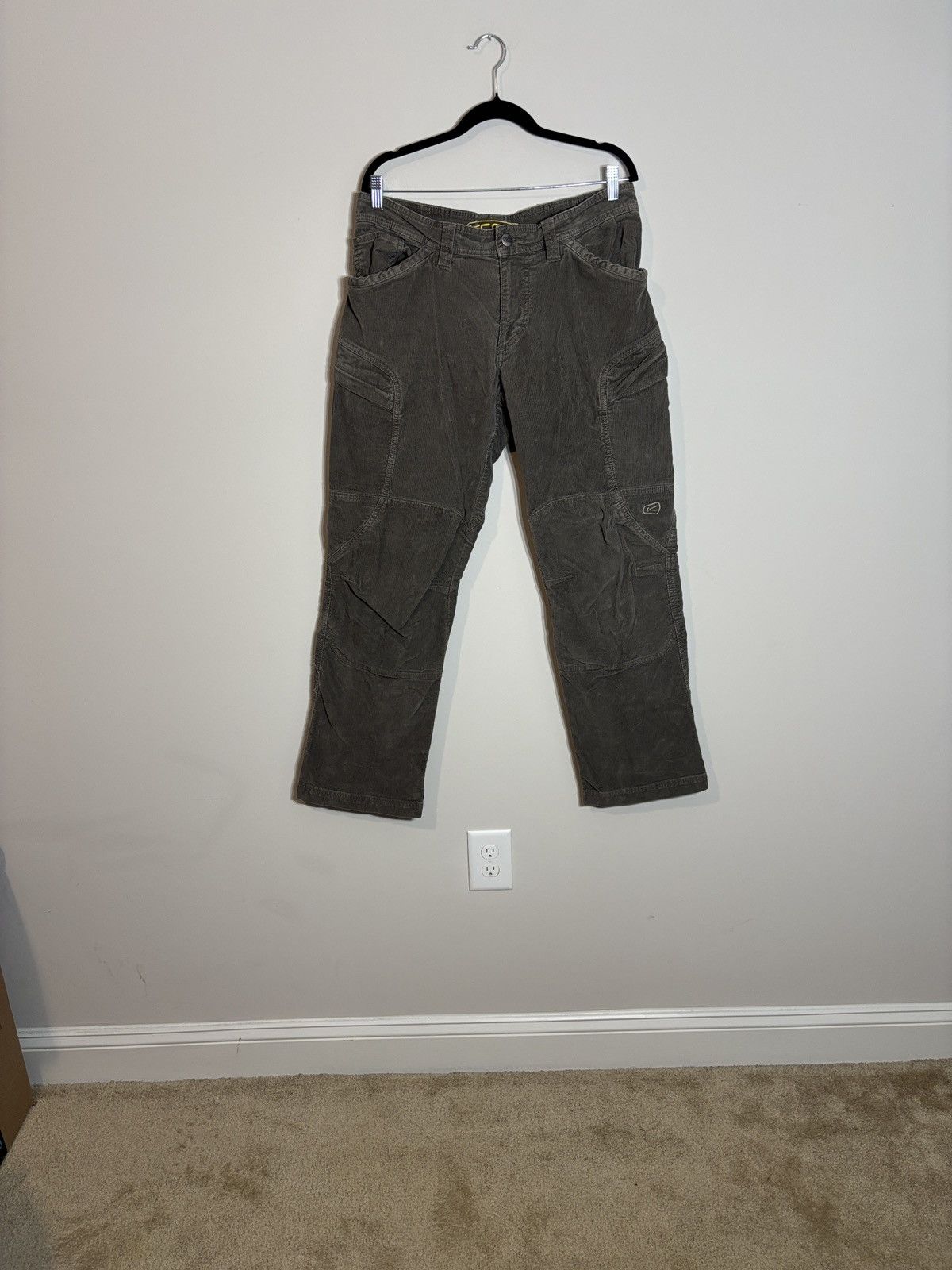 KEEN Keen Corduroy Cargo Pants Gorpcore Hiking 34x32 Size US 34 / EU 50 - 1 Thumbnail