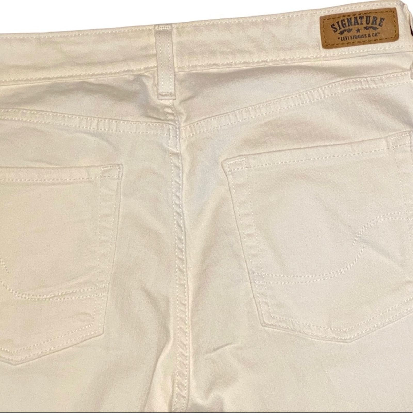Levi's Levi’s Mid Rise Slim Cuffed White Denim Jeans Ladies 12/31 Size 31" - 8 Thumbnail