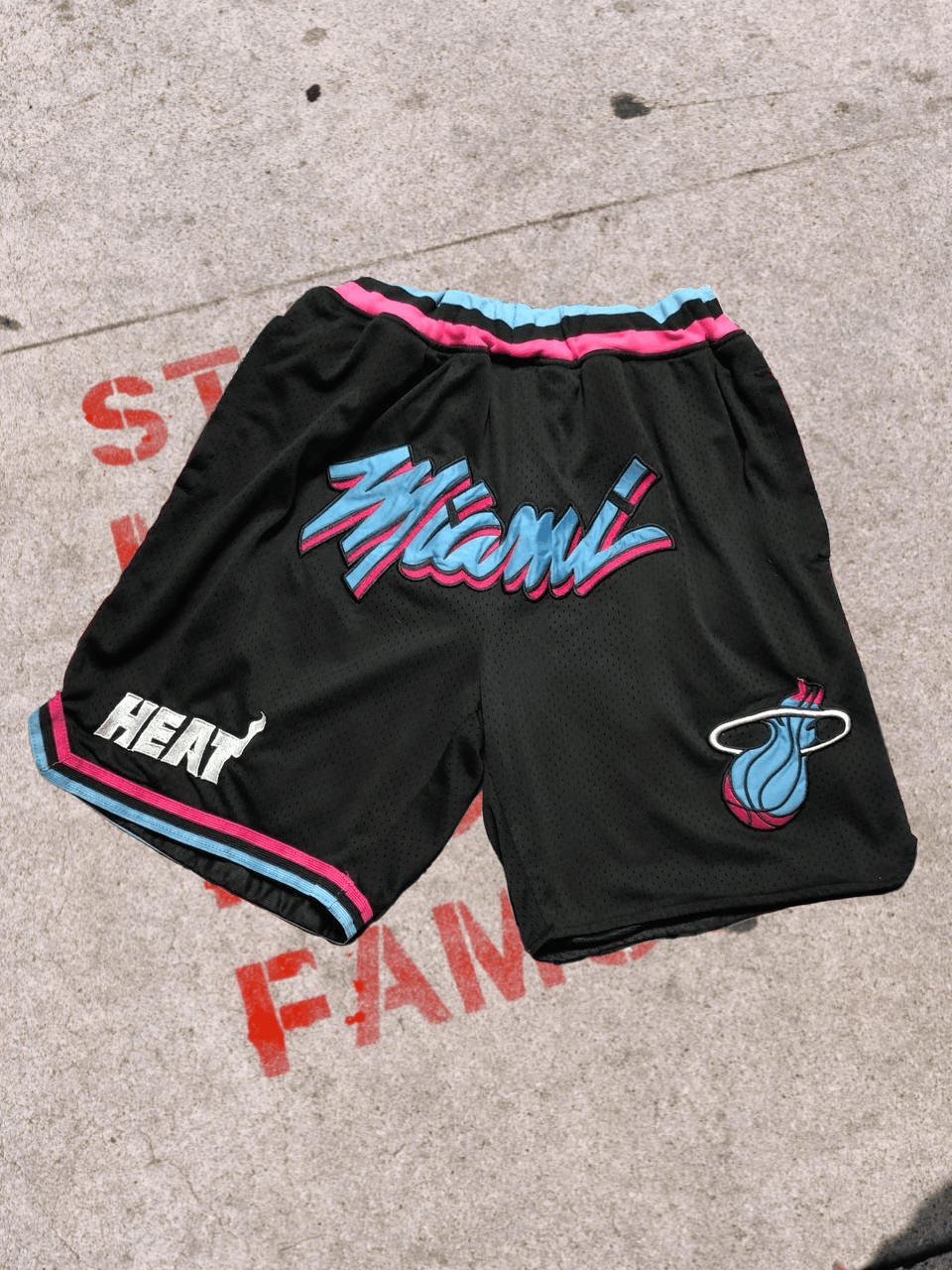 Just Don Vintage Miami Heat Just Don Retro Design Embroidered Shorts Size US 32 / EU 48 - 1 Thumbnail