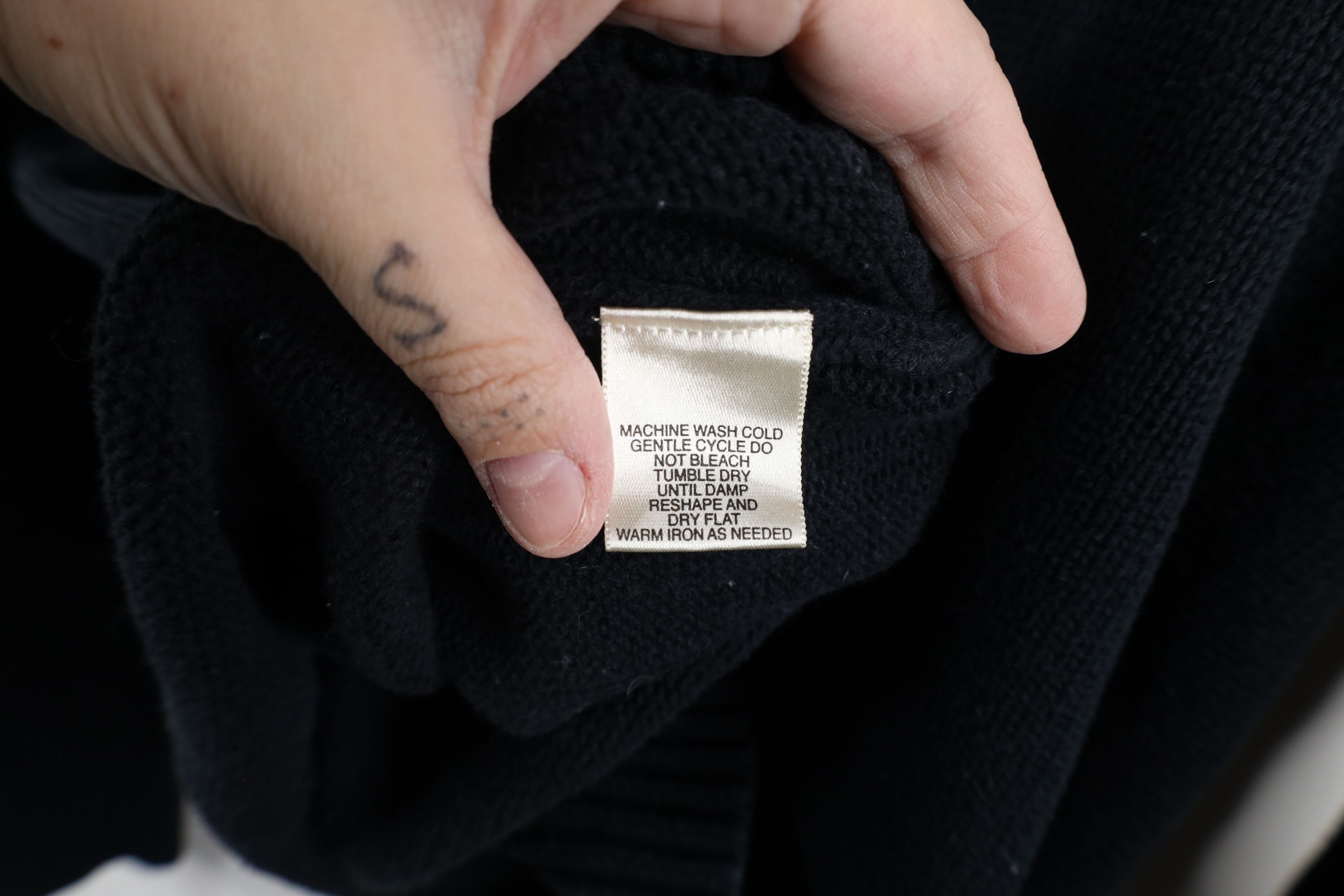 Vintage Vintage 90s Streetwear Cotton Knit Crewneck Sweater Black Size US L / EU 52-54 / 3 - 6 Thumbnail