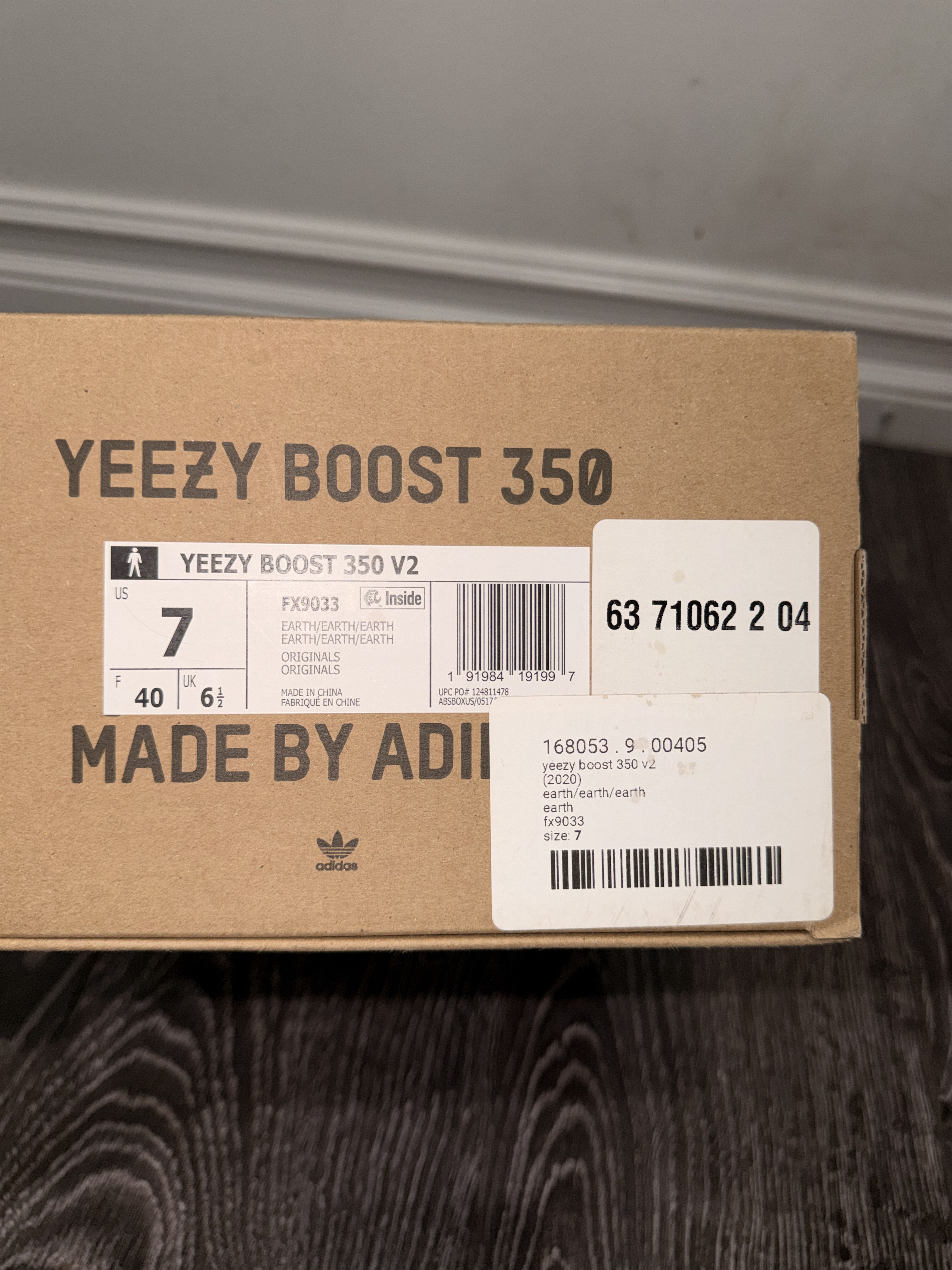 Yeezy Yeezy Boost 350 V2 Size US 7 / EU 40 - 7 Thumbnail