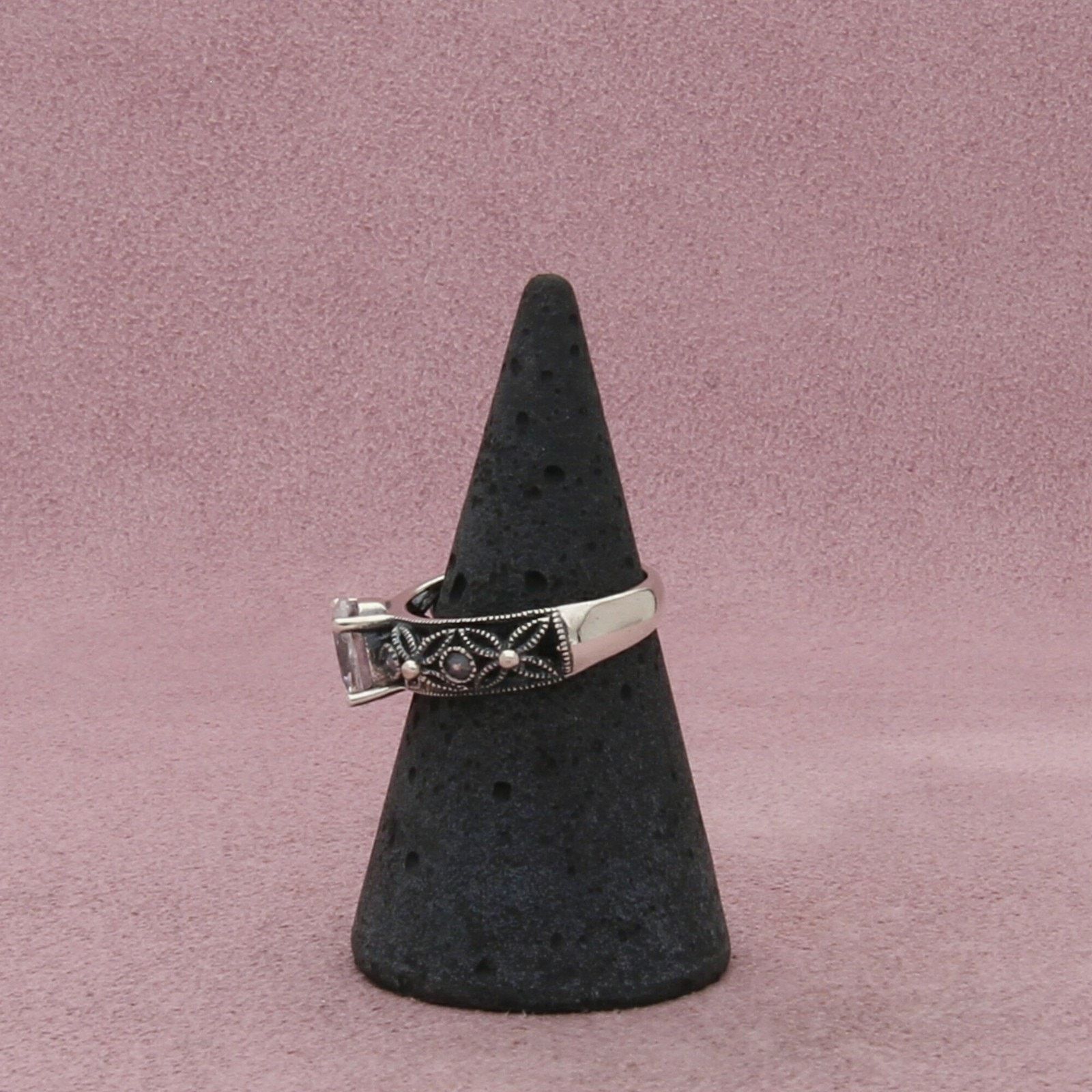 Sterling Silver sterling silver oval-cut cz ring size 6.5 Size ONE SIZE - 4 Thumbnail