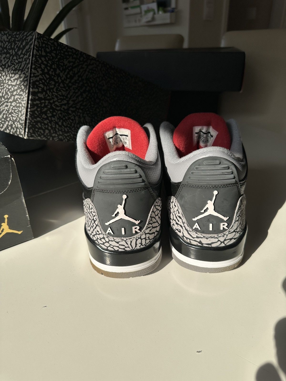 Jordan Brand Jordan 3 Black Cement 2011 Size US 11 / EU 44 - 2 Thumbnail