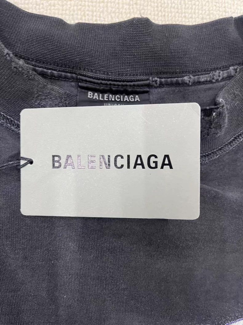 Balenciaga Balenciaga size 4 Washing damage to make old short sleeves Size US M / EU 48-50 / 2 - 3 Thumbnail