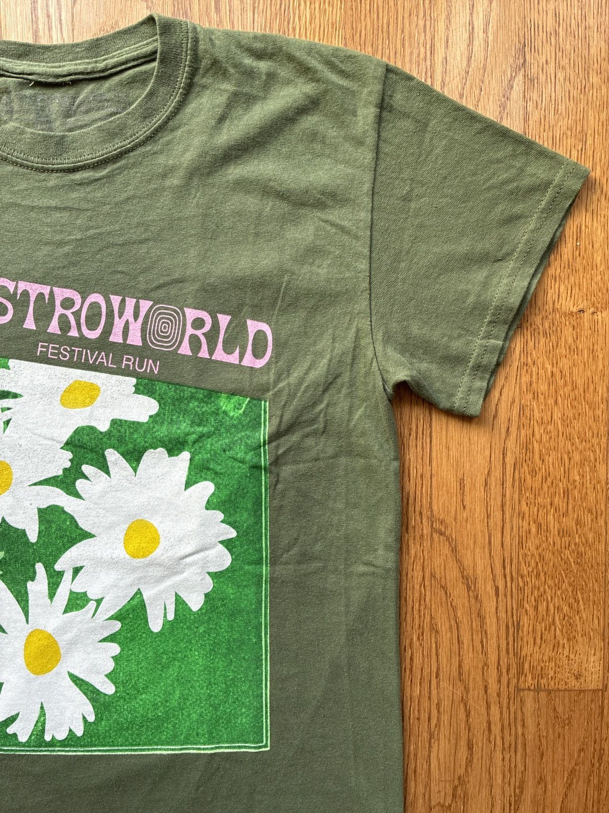 Travis Scott Travis Scott Astroworld Festival Run Flower Tee Sz S Size US S / EU 44-46 / 1 - 7 Thumbnail