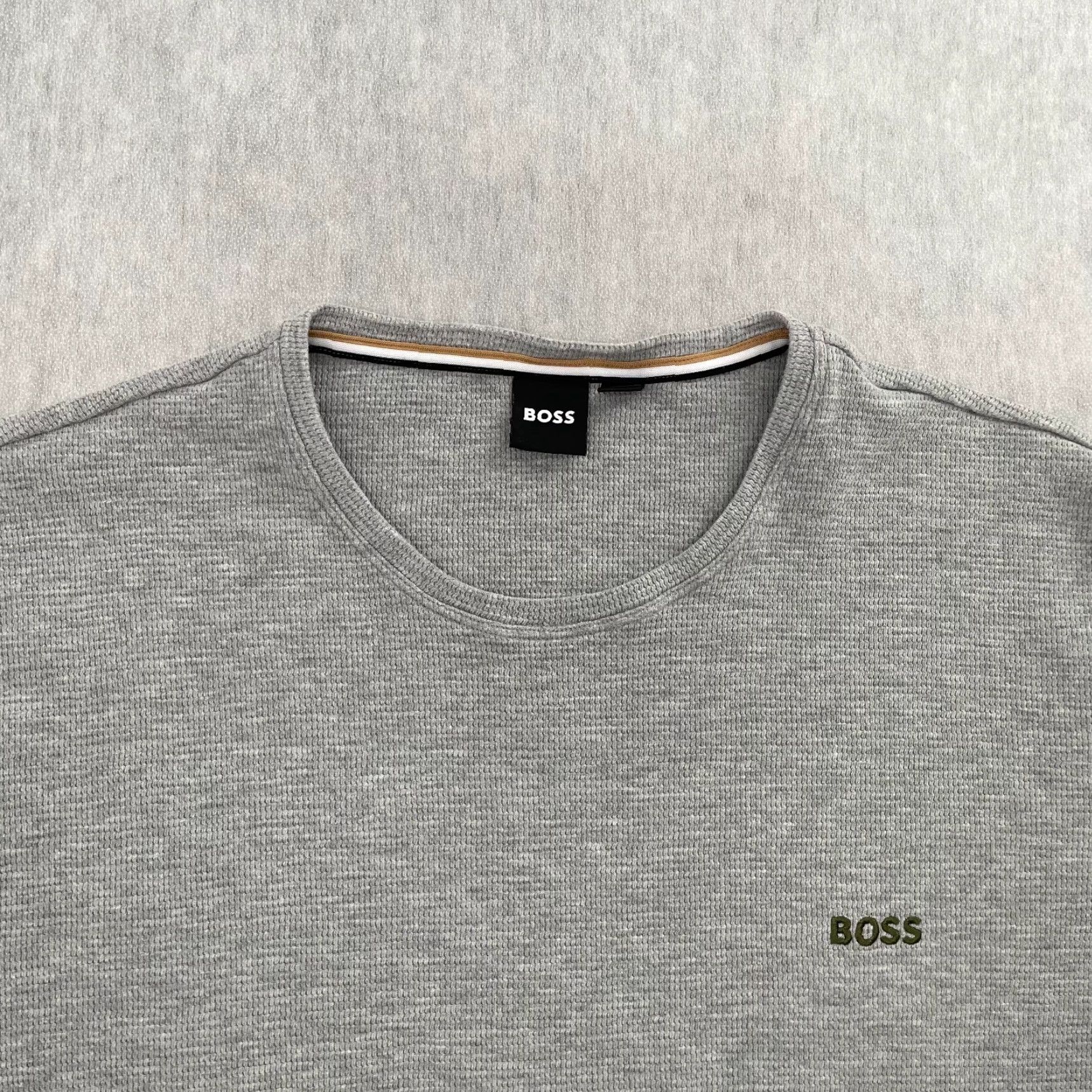 Hugo Boss HUGO BOSS Shirt Adult XL Gray Waffle Knit Crew Neck Long Sleeve Mens XL, Cotton Blend, Classic Fit, Solid, T-Shirt, Preowned Size US XL / EU 56 / 4 - 2 Thumbnail