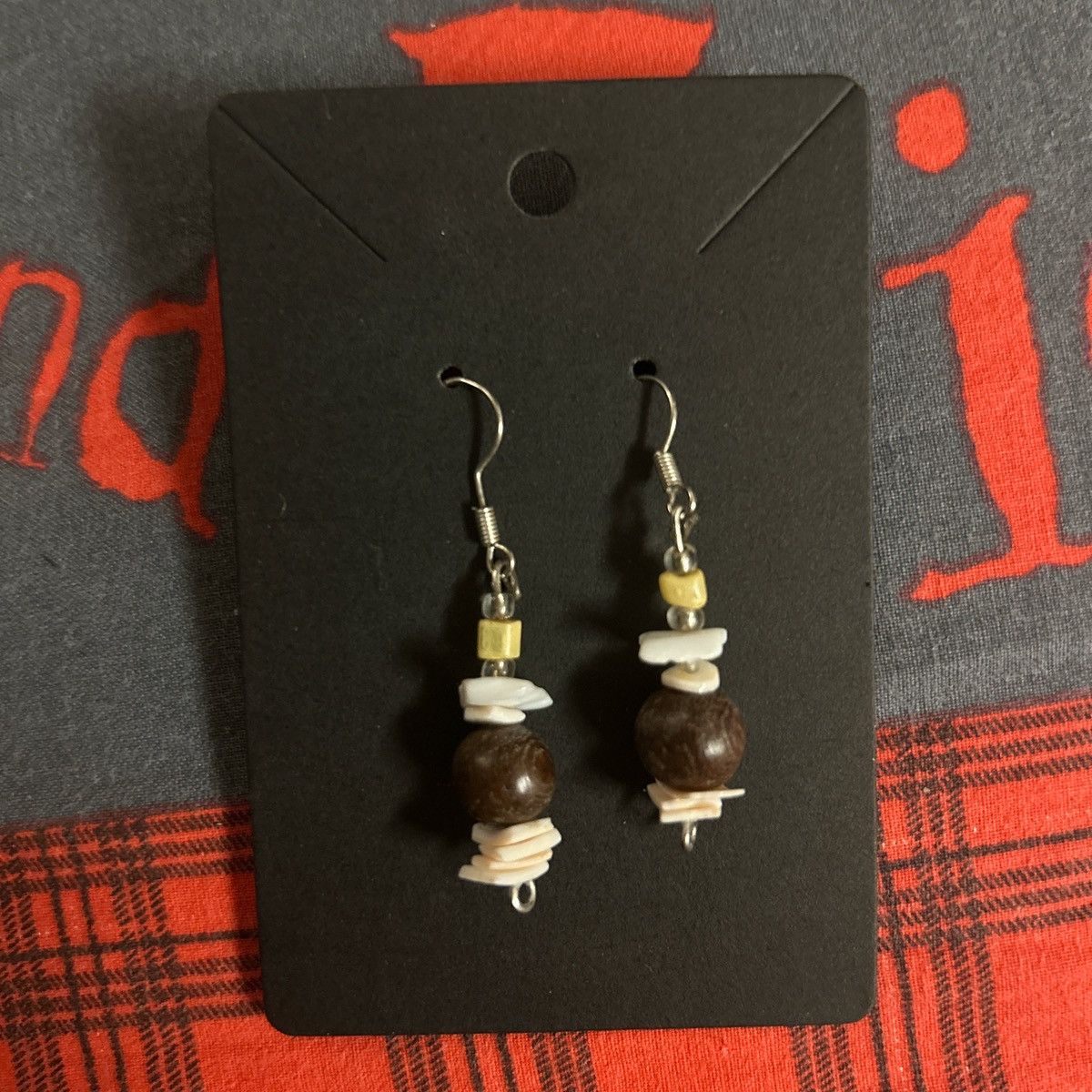 Vintage Brown/white beaded earrings Size ONE SIZE - 1 Preview