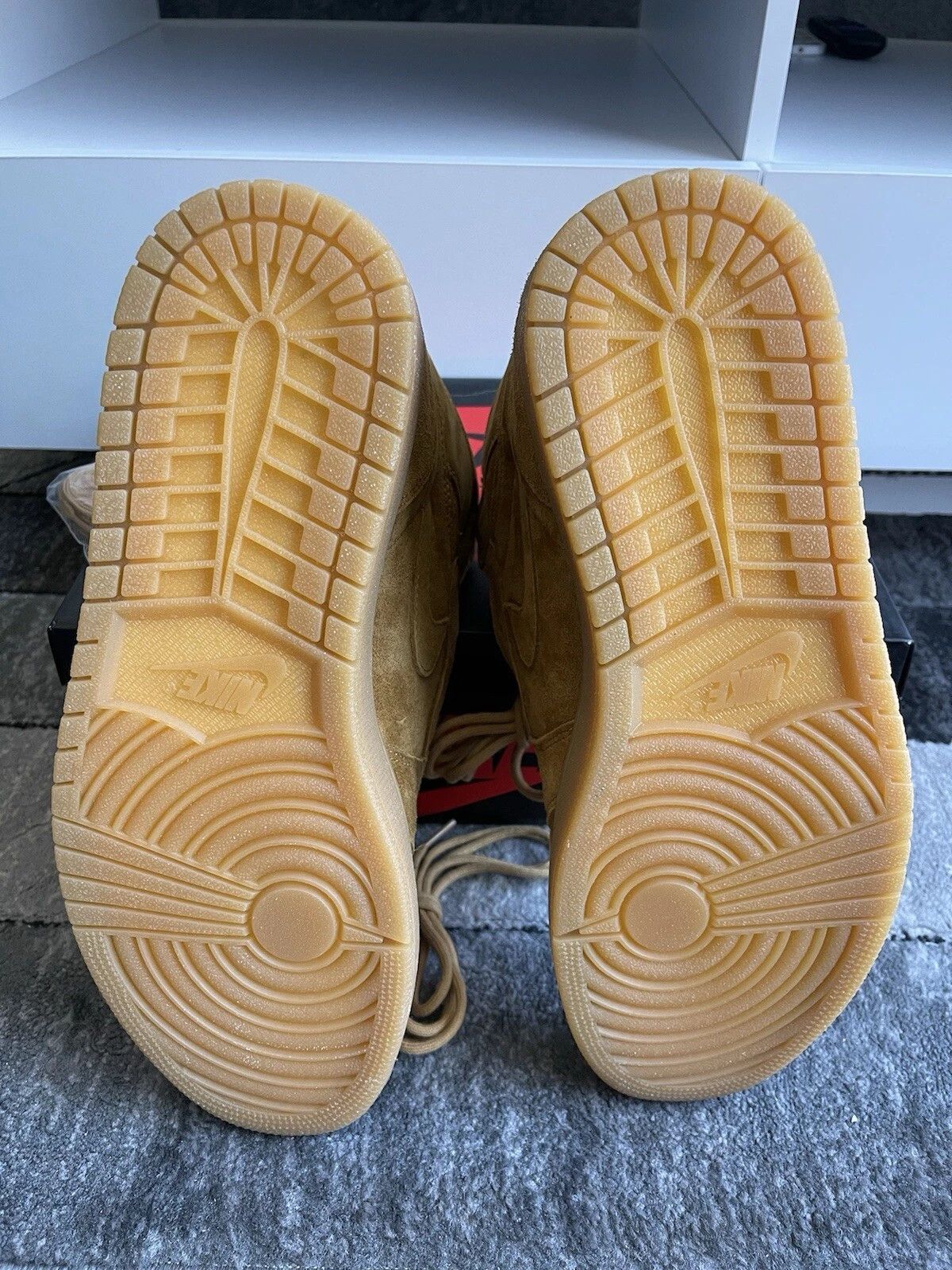 Jordan Brand Air Jordan 1 Retro OG High Wheat Size US 12 / EU 45 - 6 Thumbnail