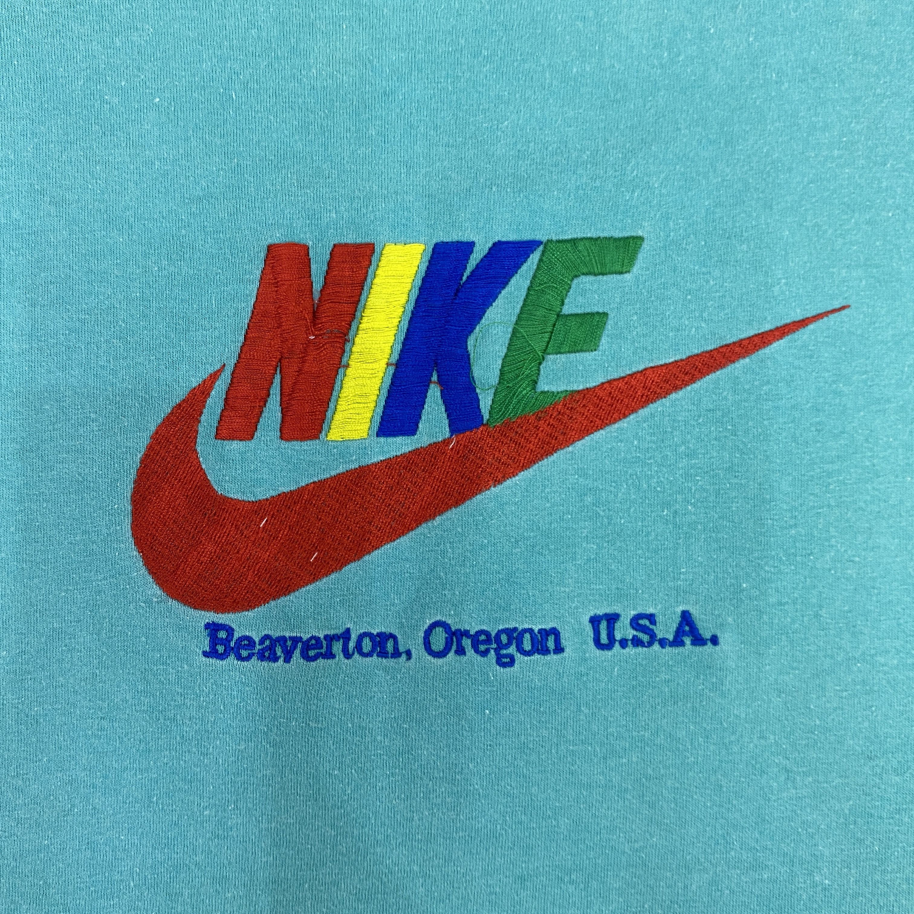 Nike Vintage Nike Embroidery Beaverton,Oregon USA Tshirt - J001 Size US L / EU 52-54 / 3 - 3 Thumbnail