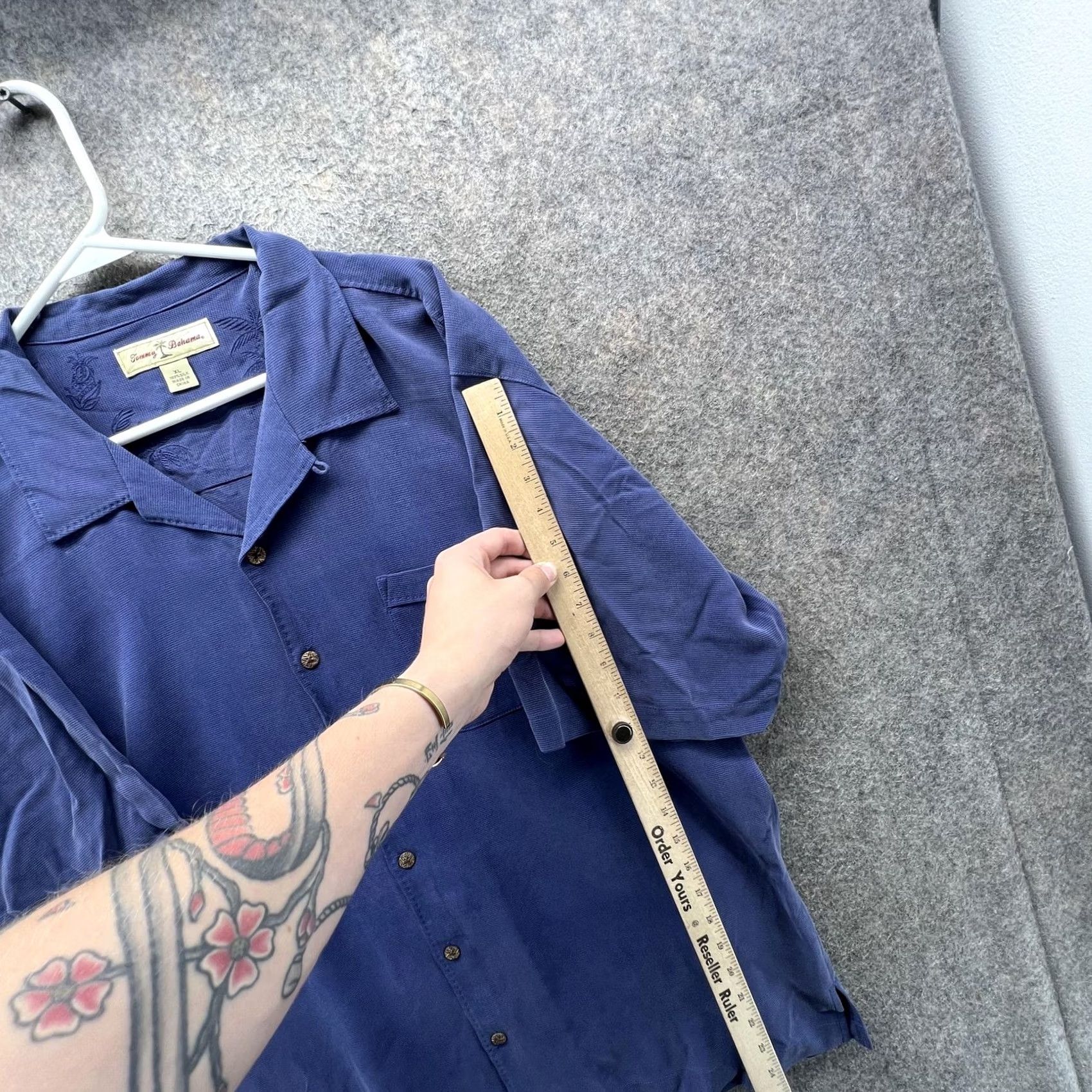 Tommy Bahama Tommy Bahama Shirt Mens XL Blue Silk Camp Short Sleeve Button Front Casual Vintage Size US XL / EU 56 / 4 - 3 Thumbnail