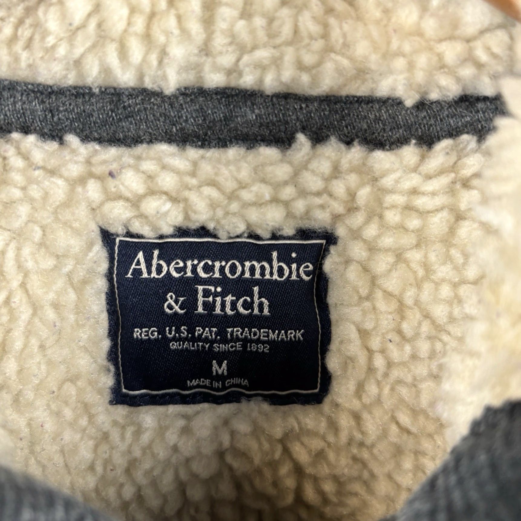 Abercrombie & Fitch Abercrombie & Fitch Hoodie Mens Medium Gray Sherpa Lined Spellout Jacket Y2K Size US M / EU 48-50 / 2 - 3 Thumbnail