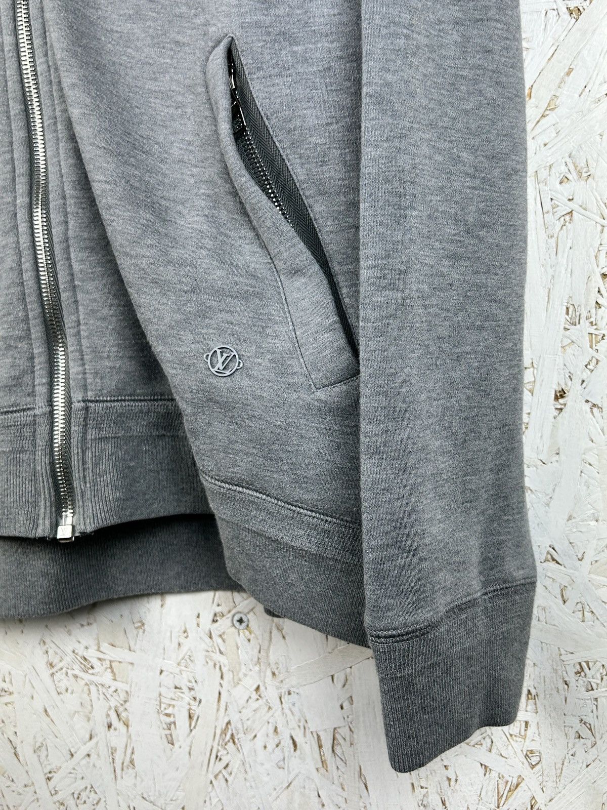Louis Vuitton Louis Vuitton Logo Zippered Zip Hoodie Grey XL Size US XL / EU 56 / 4 - 5 Thumbnail