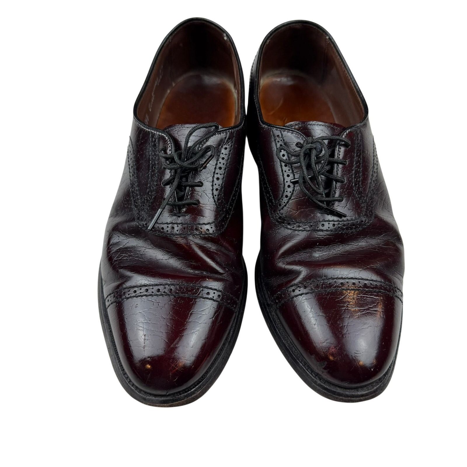 Allen Edmonds Allen Edmonds Winfield Oxford 10.5D Burgundy Dress Shoes Size US 10.5 / EU 43-44 - 4 Thumbnail