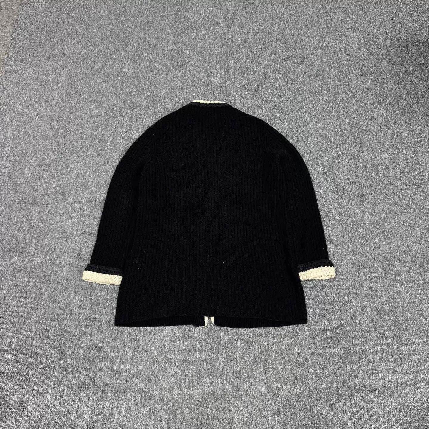 Chanel Chanel Black White Knit Cardigan CC Size 40 Size M / US 6-8 / IT 42-44 - 3 Thumbnail