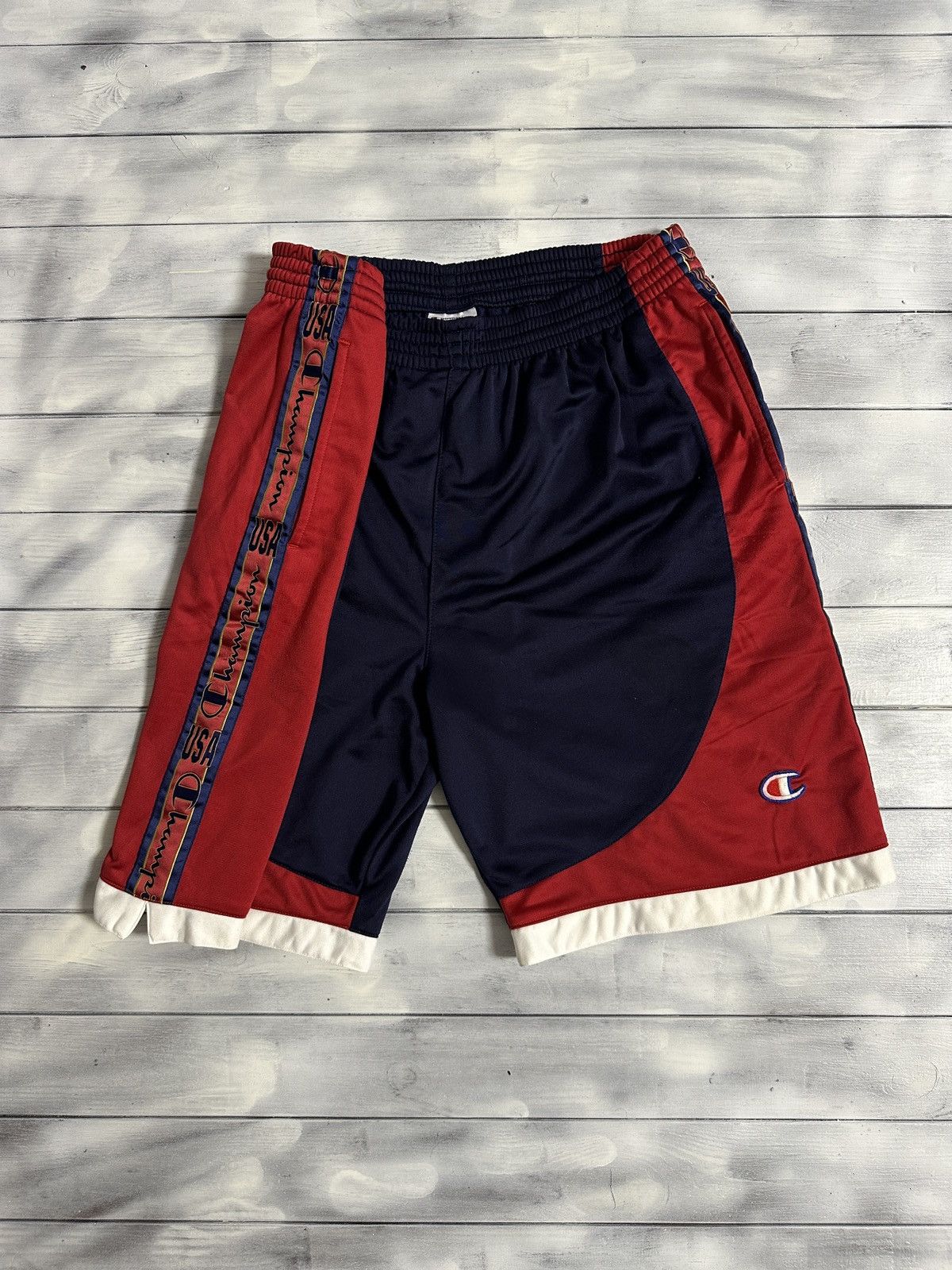 Champion Rare Vintage Shorts Champion USA Size US 36 / EU 52 - 1 Thumbnail