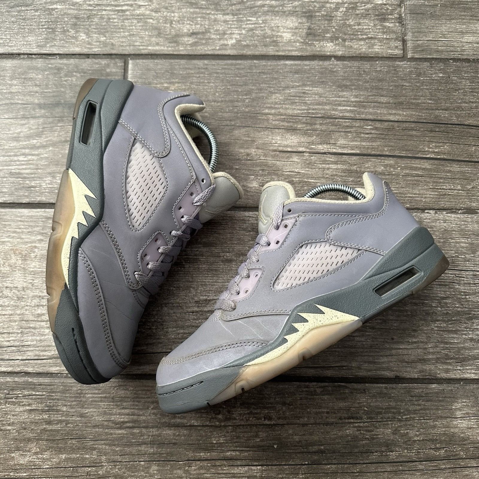 Jordan Brand AIR JORDAN 5 LOW INDIGO HAZE WMNS 6.5 FJ4563-500 NO BOX PREO Size US 6.5 / EU 39-40 - 1 Thumbnail