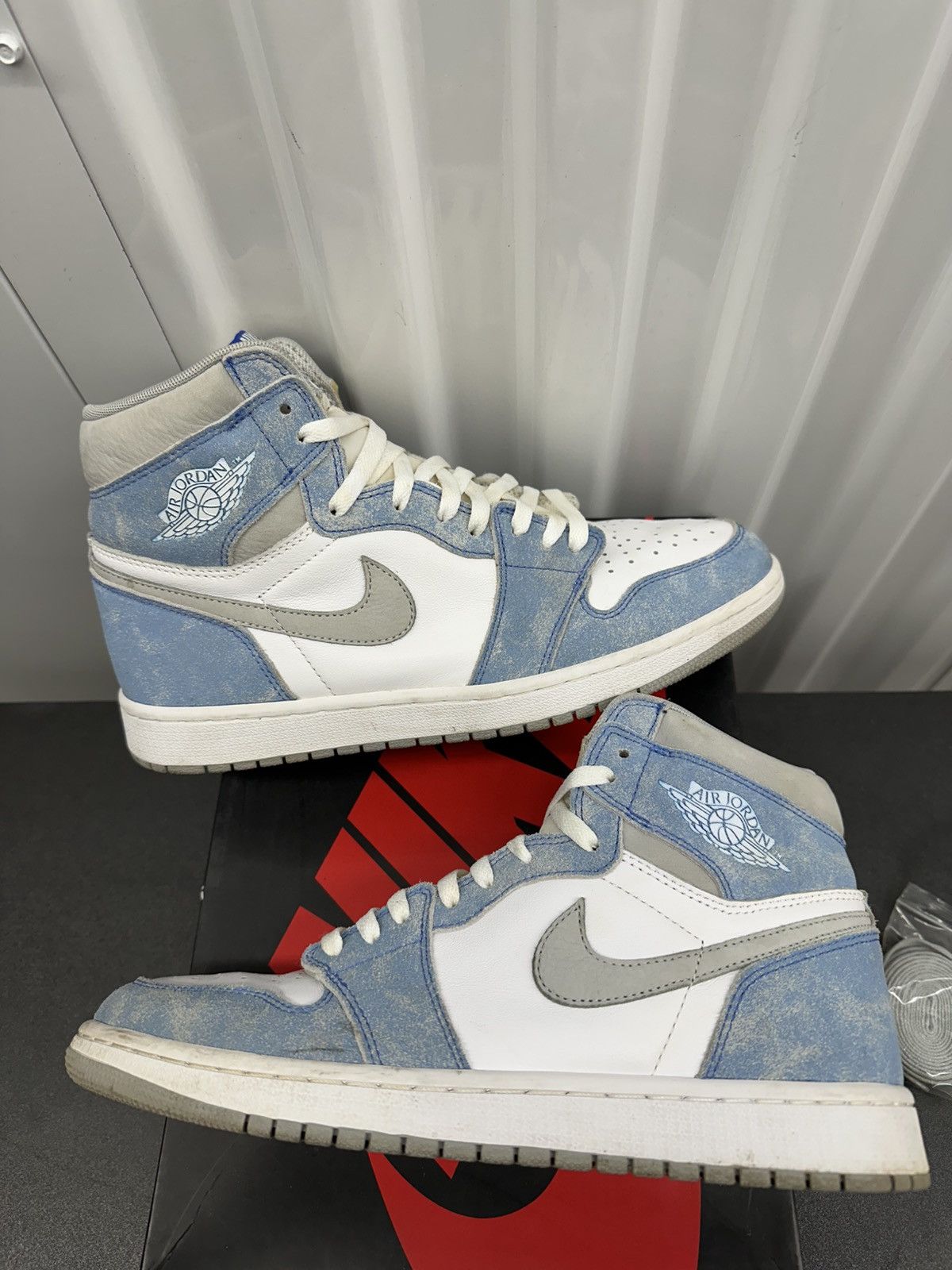 Jordan Brand Nike Air Jordan Retro 1 High Hyper Royal 555088402 Size 9.5 Size US 9.5 / EU 42-43 - 3 Thumbnail