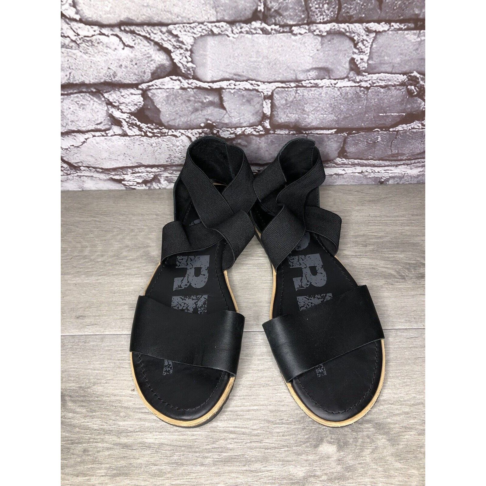 SOREL Sorel Med Ella Black Leather Cross Ankle Strap Flat Sandals Size US 10 / IT 40 - 13 Thumbnail