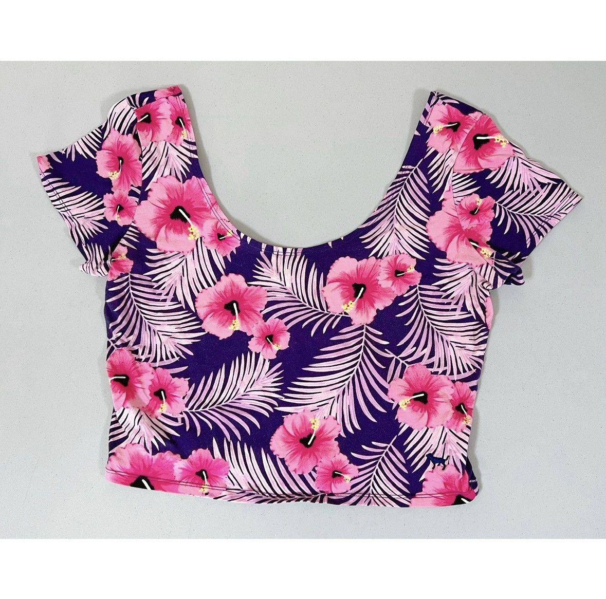 Victoria's Secret Pink Purple Hibiscus Floral Crop Top T-Shirt Tee Size L 🌺✨ Size L / US 10 / IT 46 - 1 Thumbnail