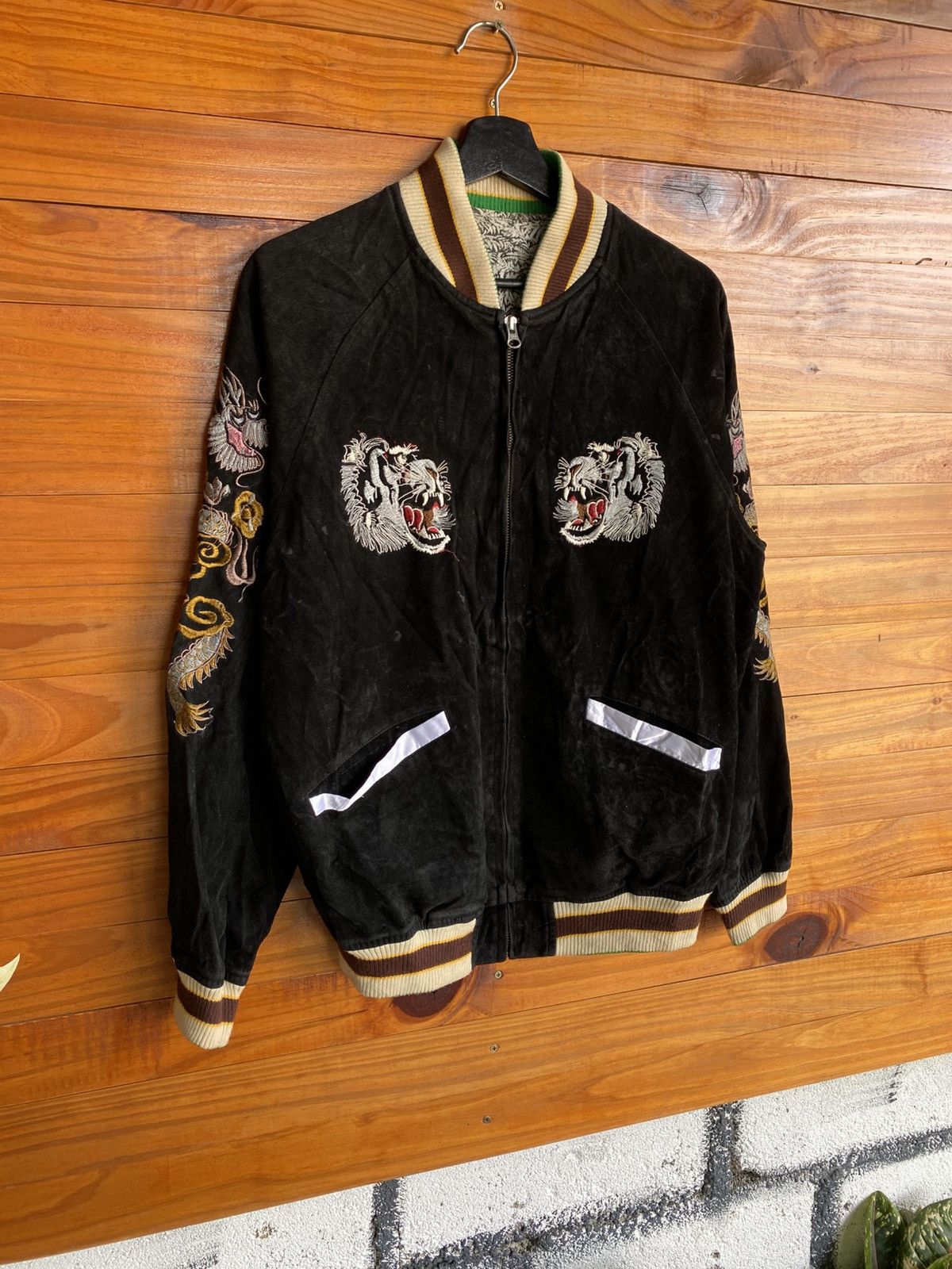 Japanese Brand Vintage Tiger Embroidered Sukajan Souvenir Jacket – Black Size US M / EU 48-50 / 2 - 5 Thumbnail