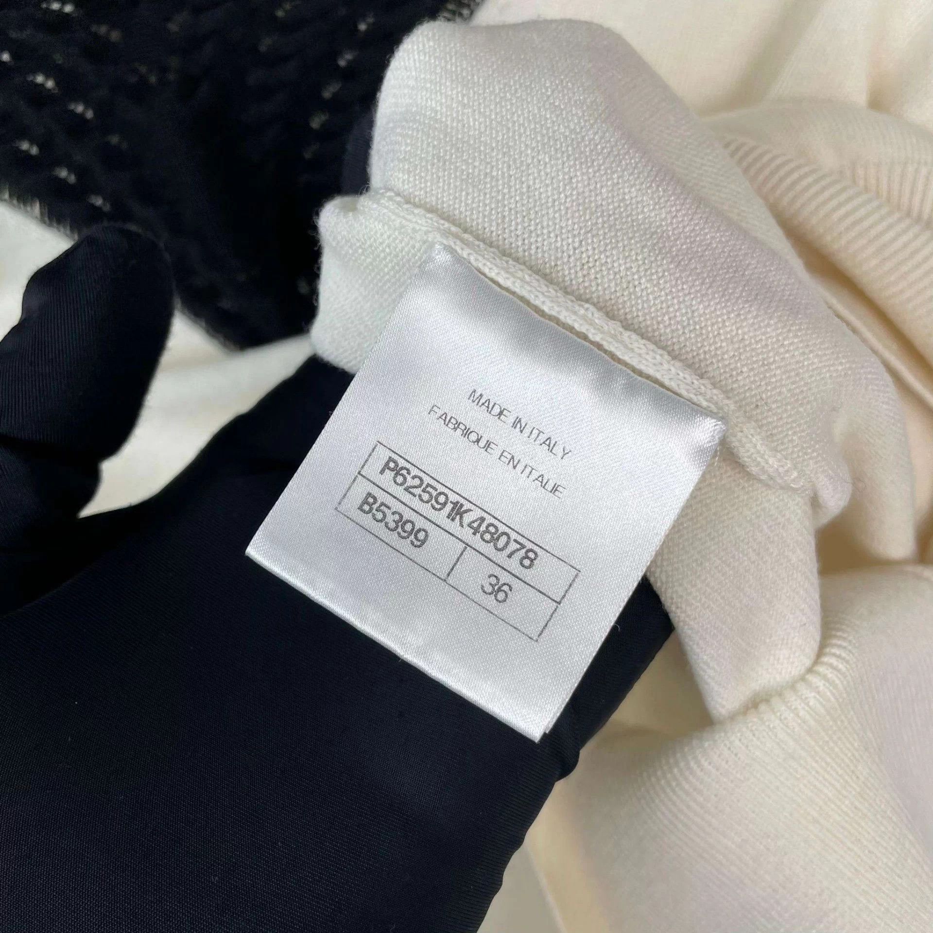 Chanel Chanel white V-neck sweater 36 Grade A no accs Size XS / US 0-2 / IT 36-38 - 5 Thumbnail