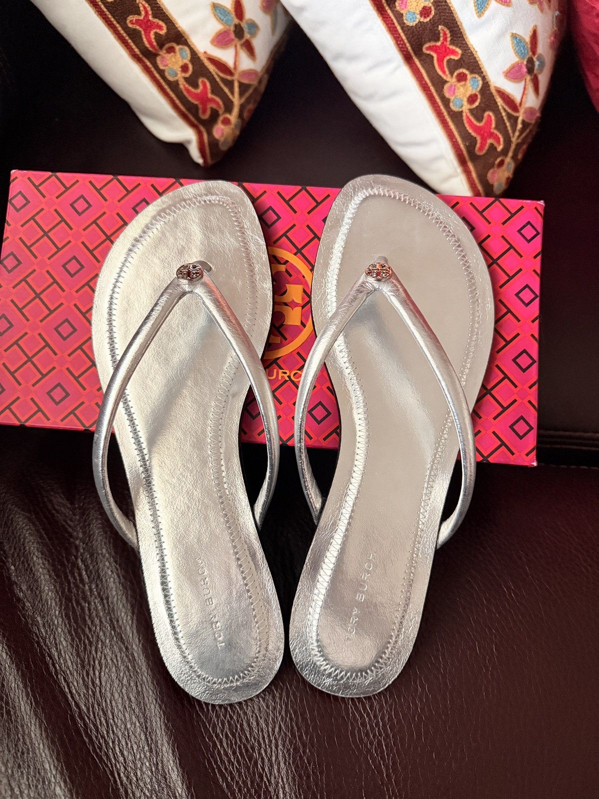 Tory Burch TORY BURCH Chelsea Leather Flip Flop Thong Sandal Size 8 NWT Size US 8 / IT 38 - 1 Thumbnail
