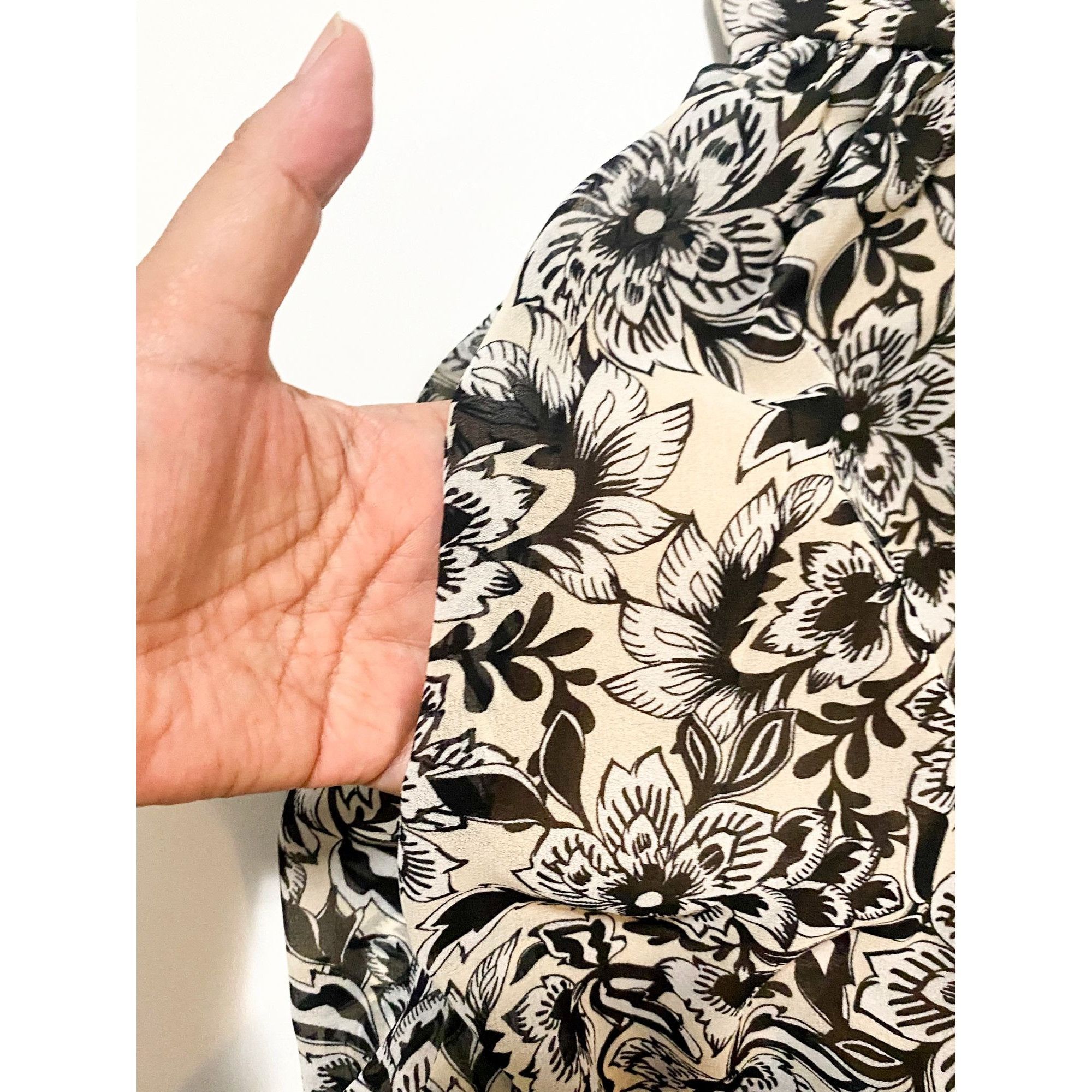 For Love & Lemons For Love & Lemons Grace Maxi Dress, Nude Floral Print, Size Size XS / US 0-2 / IT 36-38 - 7 Thumbnail