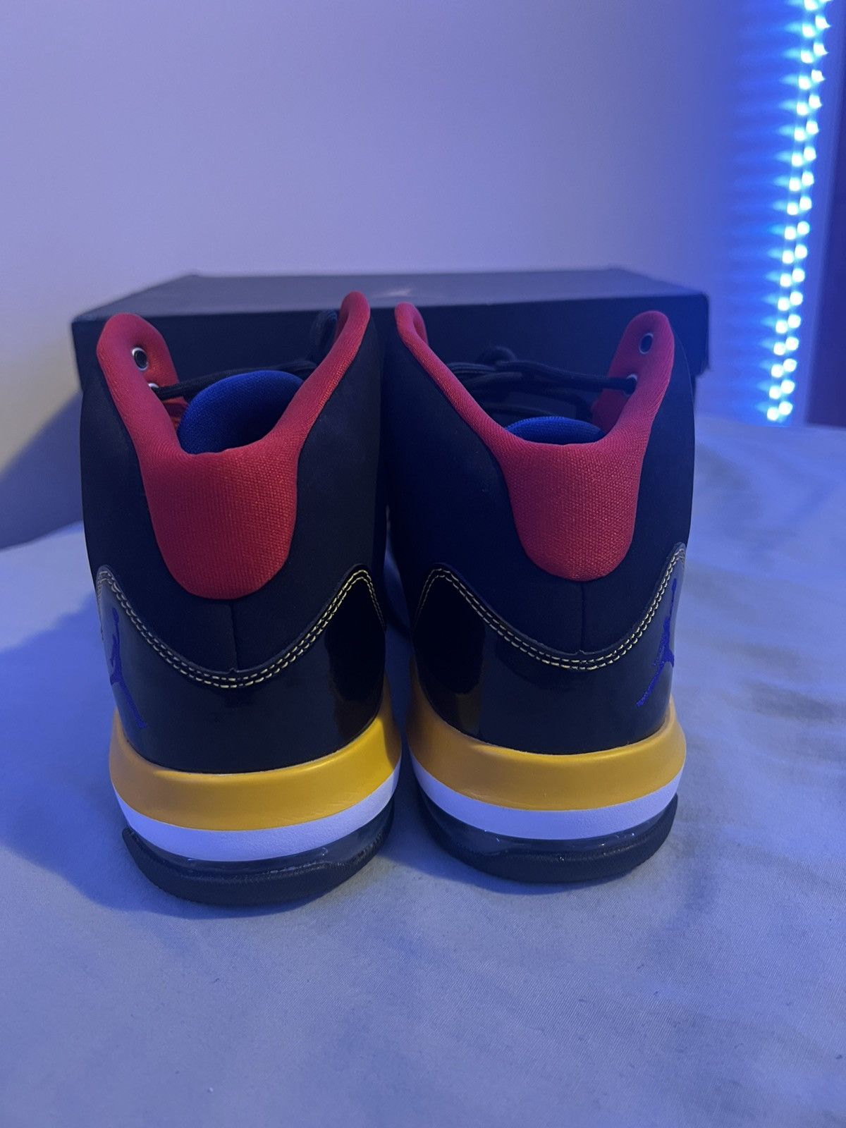 Jordan Brand × Nike Jordan M 9.5 W 11 Size US 9.5 / EU 42-43 - 4 Thumbnail