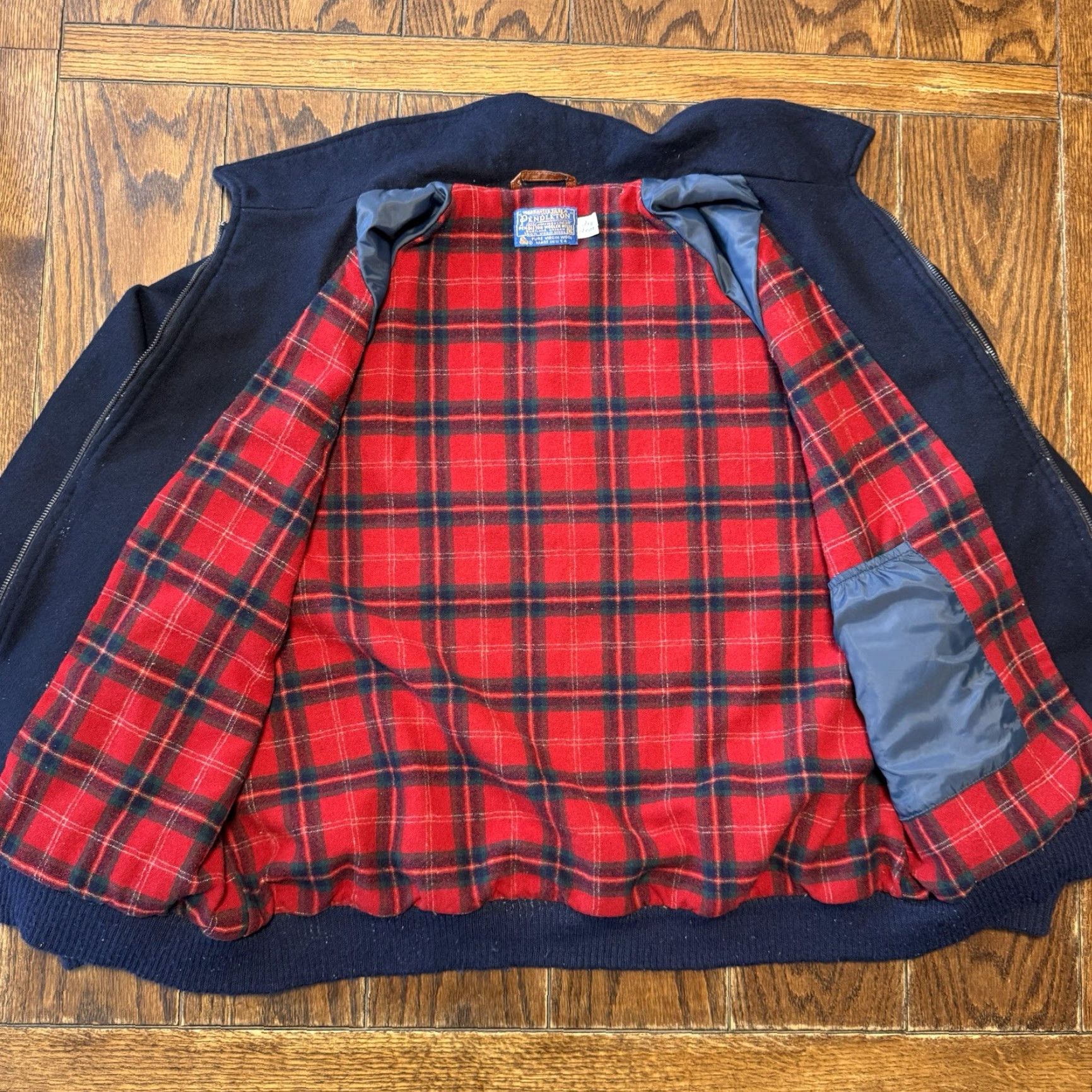 Pendleton VINTAGE Pendleton Wool Jacket Men XL Navy Blue Full Zip Bomber Plaid Lined Size US XL / EU 56 / 4 - 7 Thumbnail