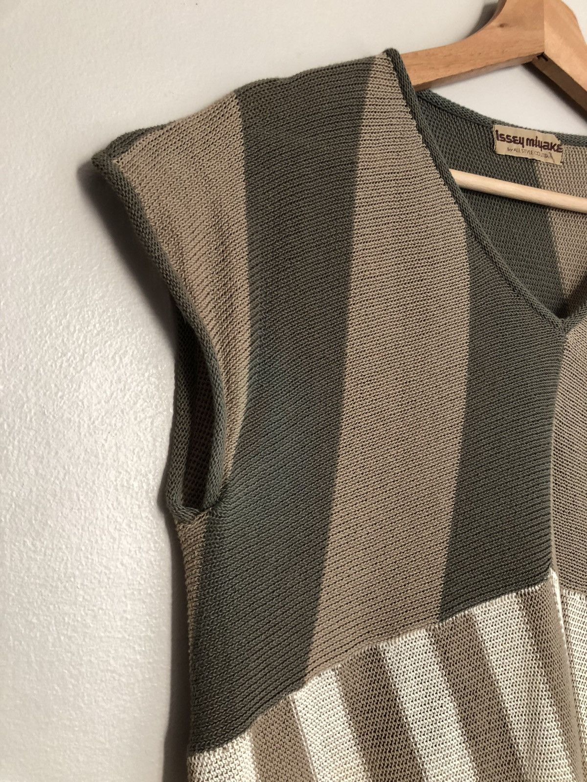 Homme Plisse Issey Miyake Issey Miyake Rare 1970’s Circular Knit Pullover Size US M / EU 48-50 / 2 - 16 Thumbnail