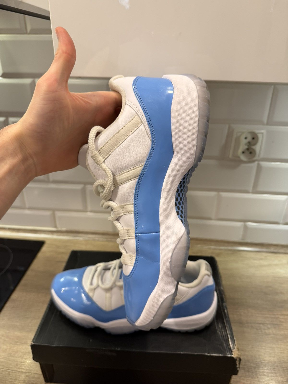 Jordan Brand Jordan 11 Low University Blue UNC Size US 10.5 / EU 43-44 - 7 Thumbnail