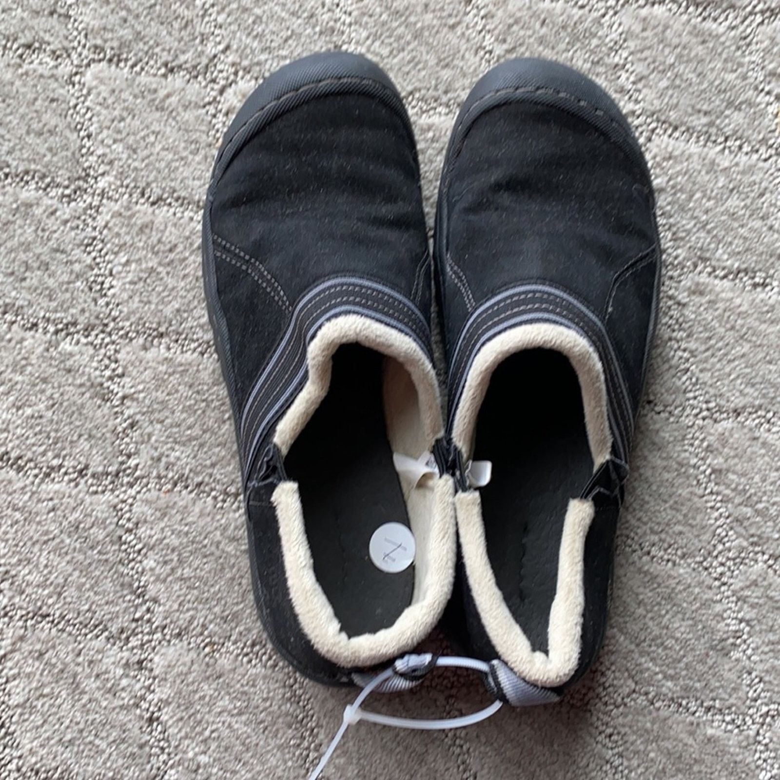 Other Jambu Black Velvet sherpa Lined All Terra Traction SlipOn Size US 7 / IT 37 - 10 Thumbnail