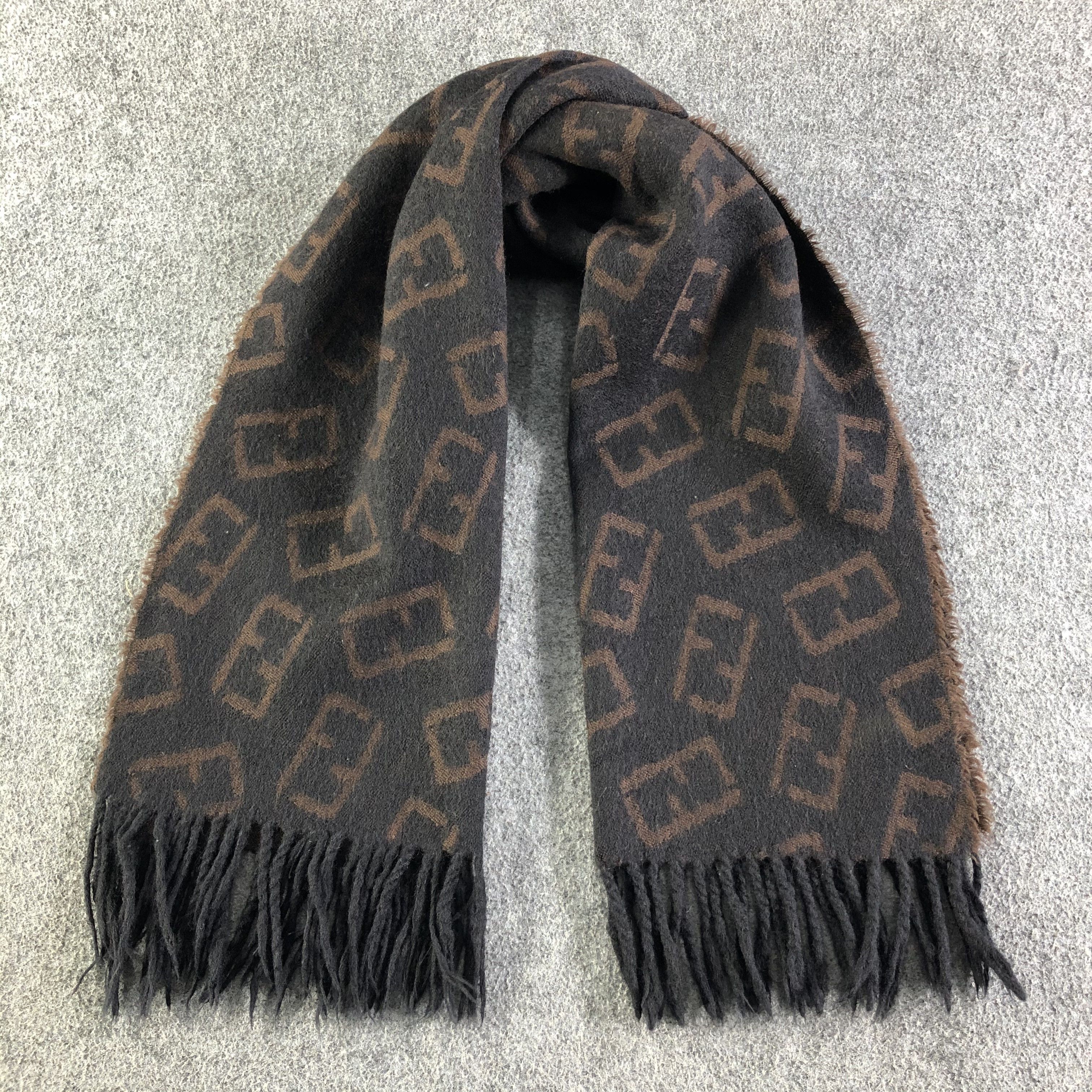 Fendi Fendi Scarf / Muffler / Neckwear P307 Size ONE SIZE - 1 Thumbnail