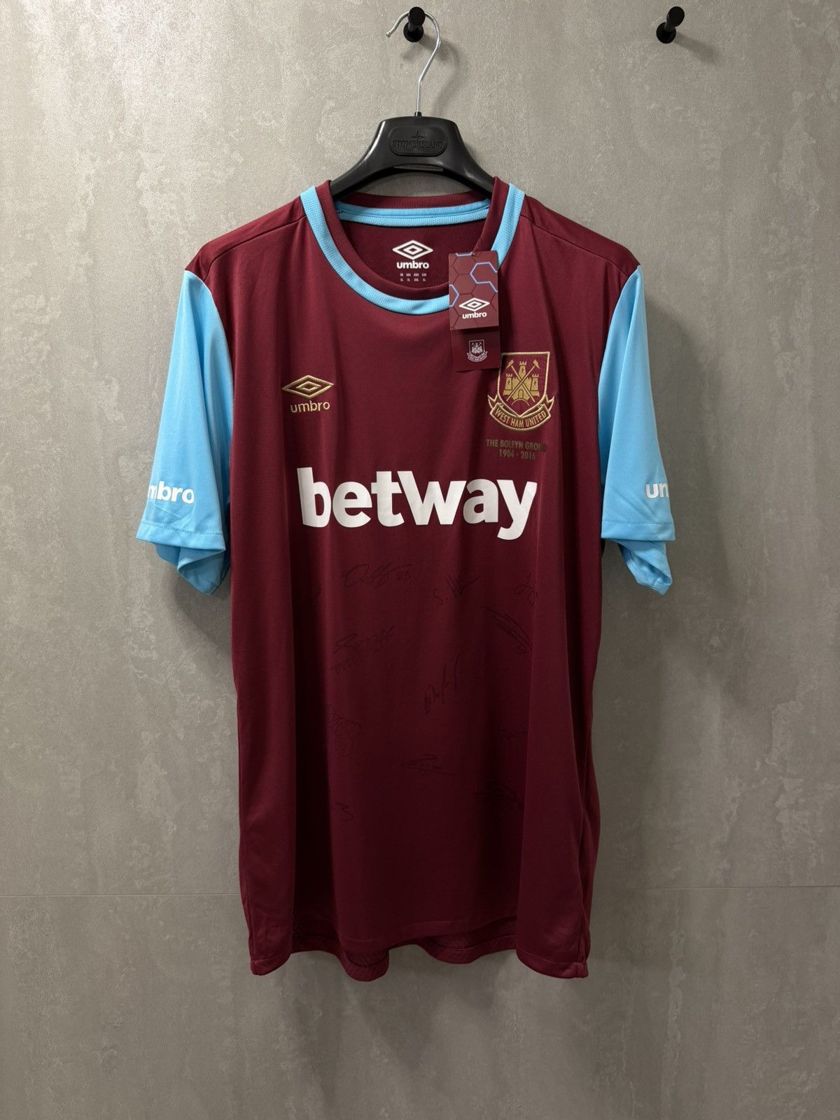 Umbro WEST HAM UNITED 2015 2016 HOME SHIRT SOCCER JERSEY UMBRO Size US XL / EU 56 / 4 - 1 Thumbnail