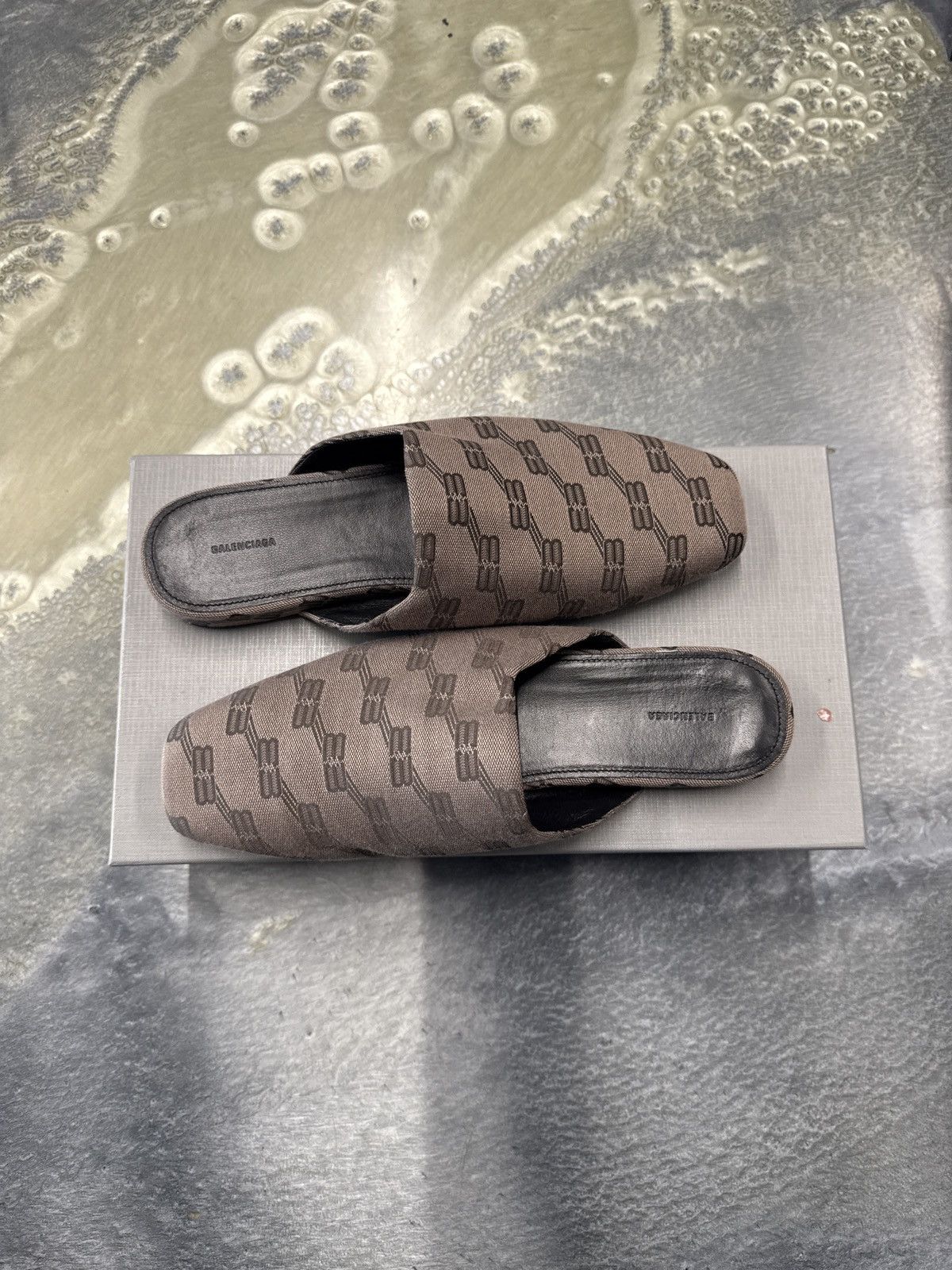 Balenciaga Balenciaga Cosy Mules ‘BB Monogram Brown’ Size US 9 / EU 42 - 2 Thumbnail