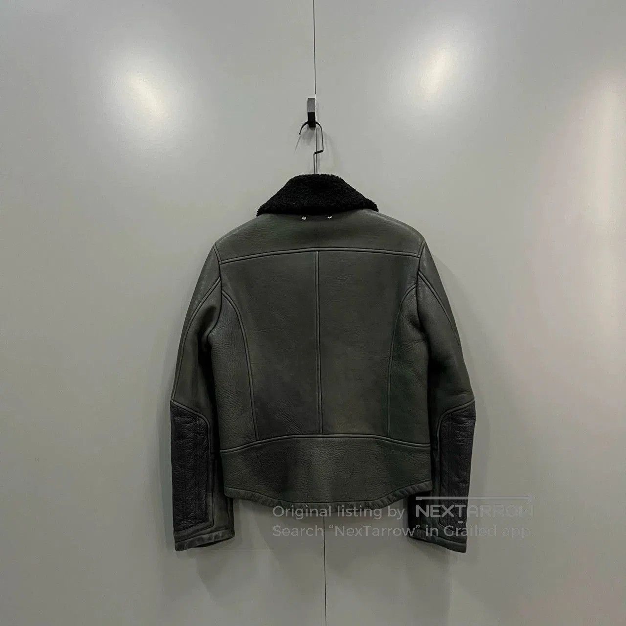 Louis Vuitton louis vuitton leather jacket with fur collar. Size US L / EU 52-54 / 3 - 2 Thumbnail