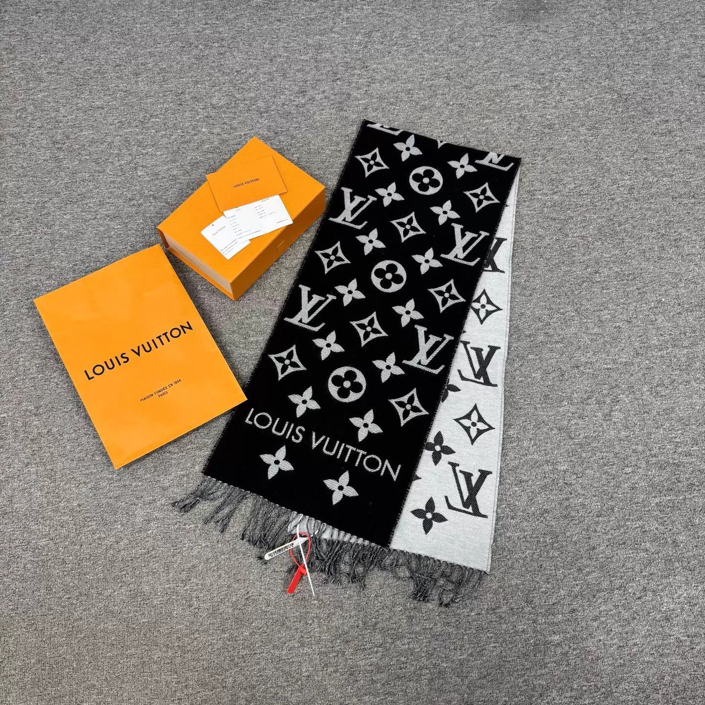 Louis Vuitton LV Monogram Tassel Scarf B&W Color Blocked 100% Wool Size ONE SIZE - 1 Thumbnail