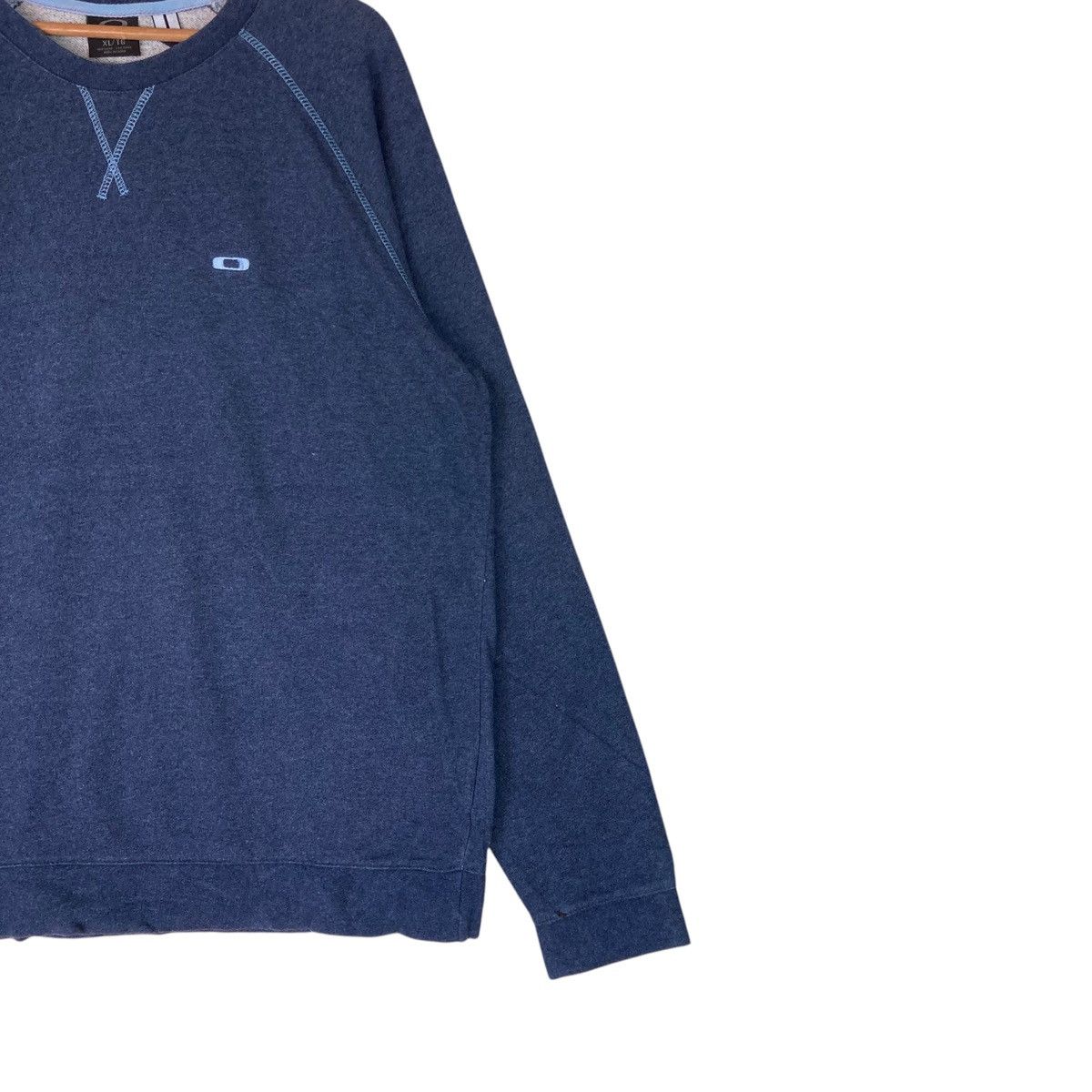 Oakley Vintage Oakley Pullover Jumper Sweatshirt Size US XL / EU 56 / 4 - 5 Thumbnail