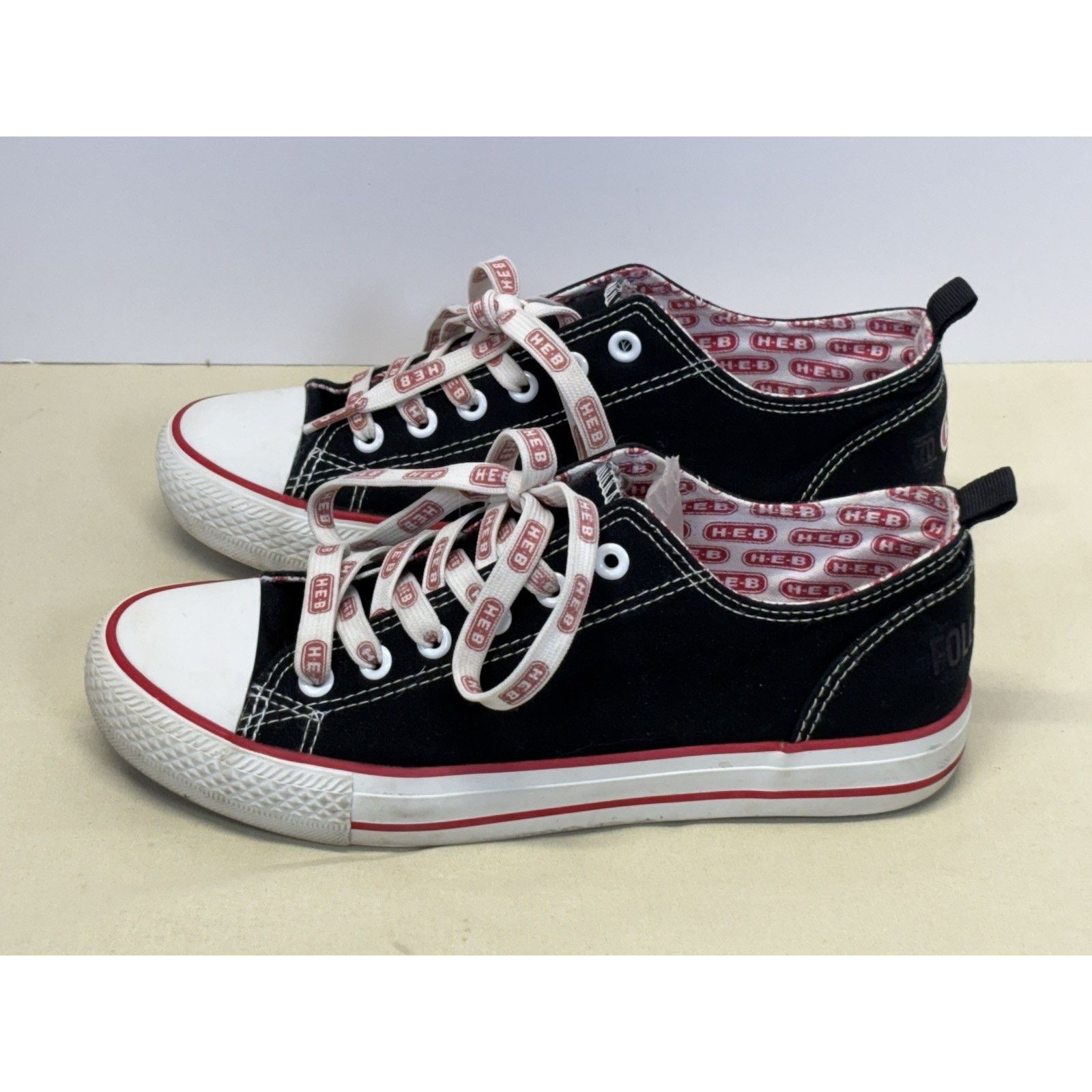 The Unbranded Brand HEB Brand Shop Women’s Shoes Size 7W Black Canvas Low Top Size US 7 / IT 37 - 7 Thumbnail