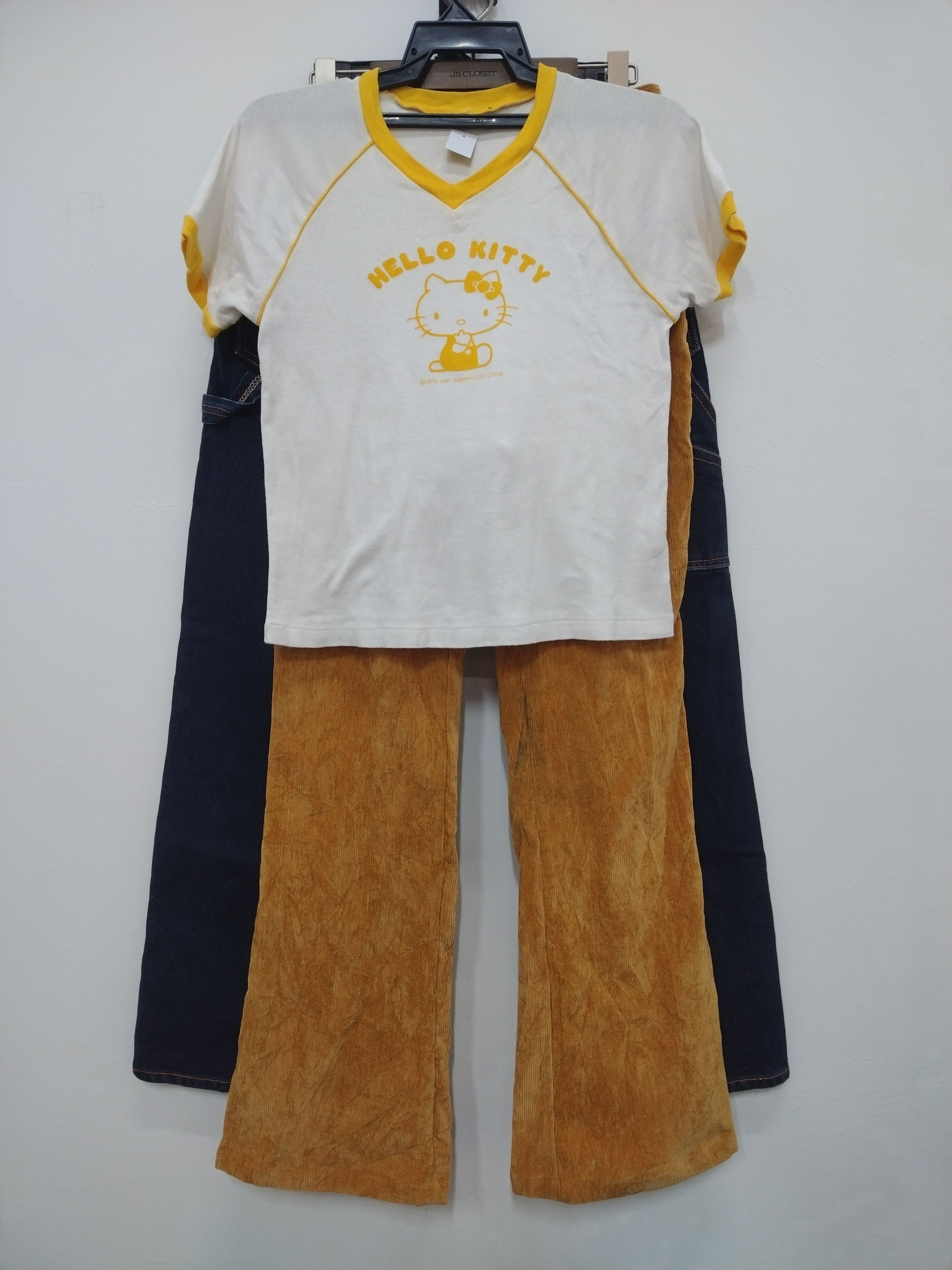 Cartoon Network × Vintage Hello Kitty Awesome Vtg Single stitch V Neck raglan T-shirt Size S / US 4 / IT 40 - 15 Thumbnail