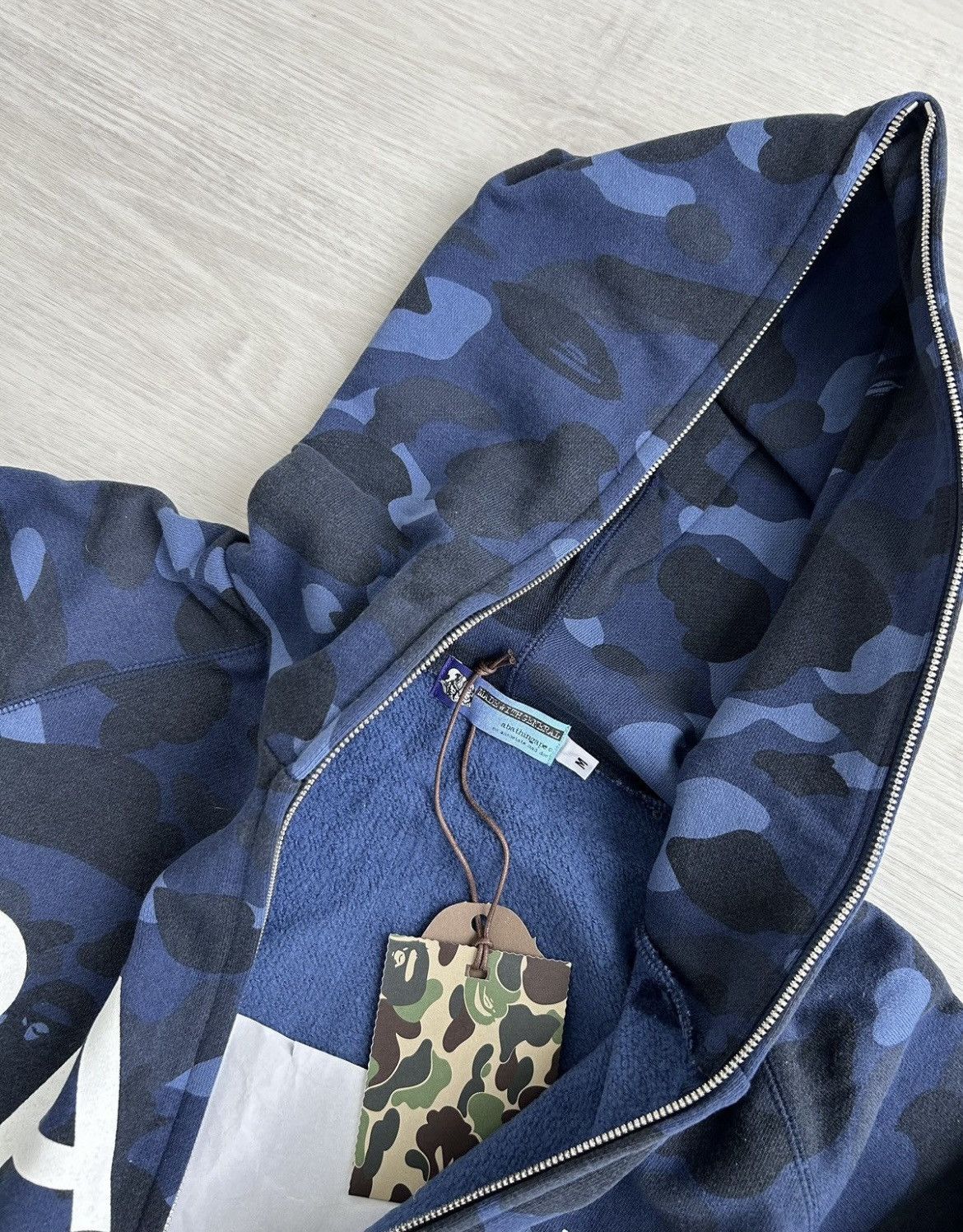 Bape VERY RARE OG 2005 A BATHING APE 1ST BLUE CAMO FULLZIP HOODIE Size US M / EU 48-50 / 2 - 3 Thumbnail