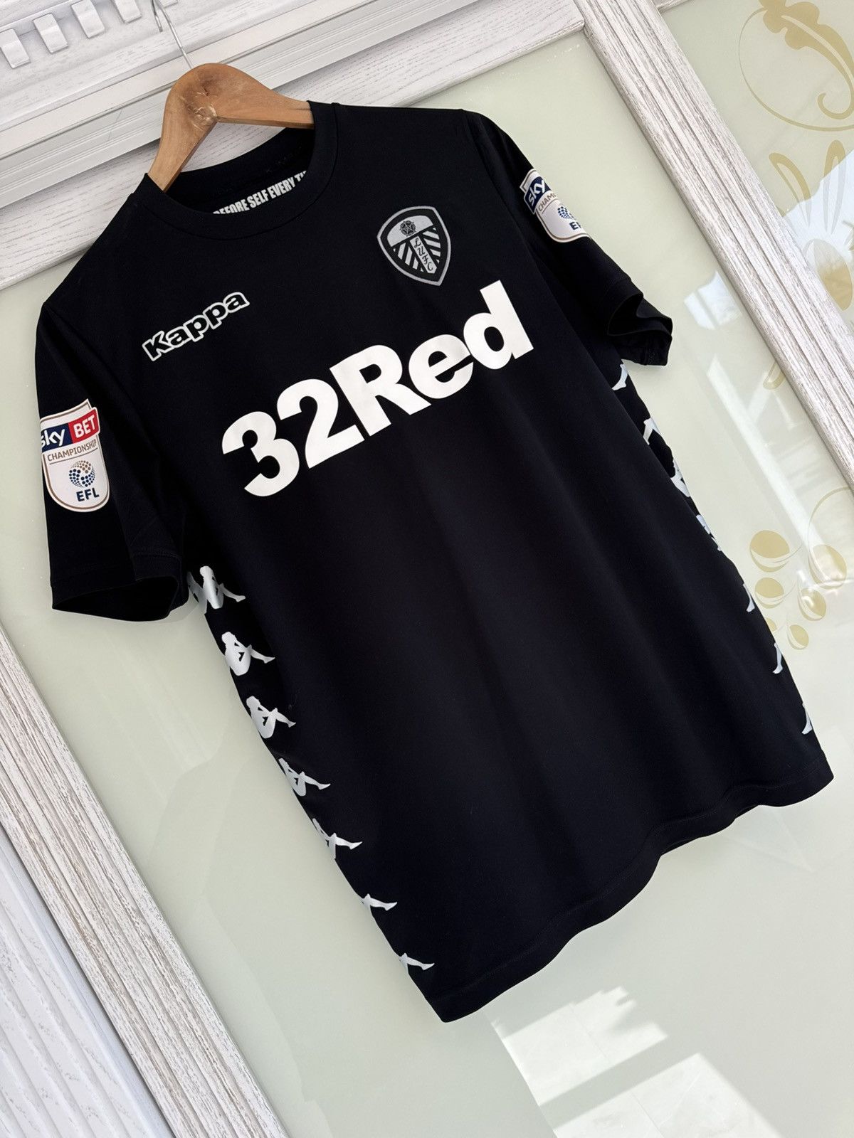 Kappa Leeds United 2017-2018 Away Soccer Jersey Football Shirt Kit Size US M / EU 48-50 / 2 - 4 Thumbnail