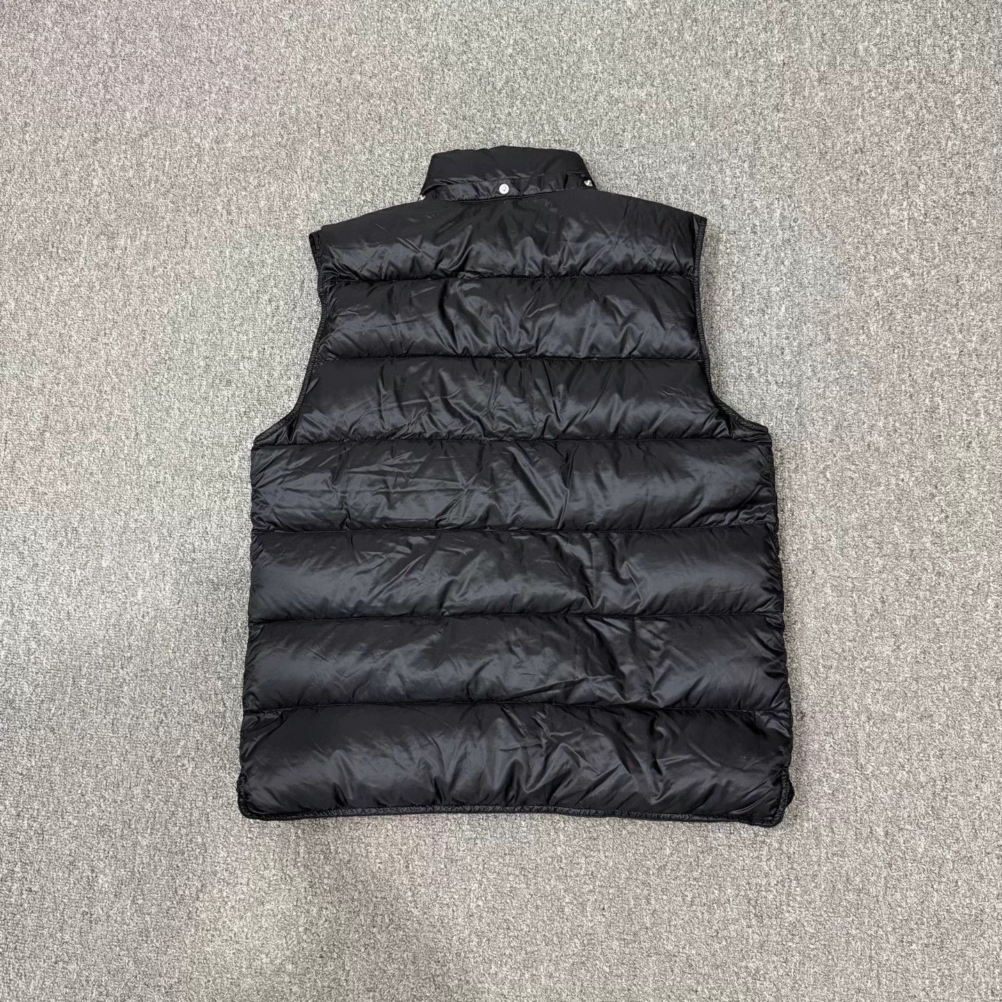 Moncler Moncler Black Logo Down Vest 4 95 New minor snags Size US XL / EU 56 / 4 - 2 Thumbnail