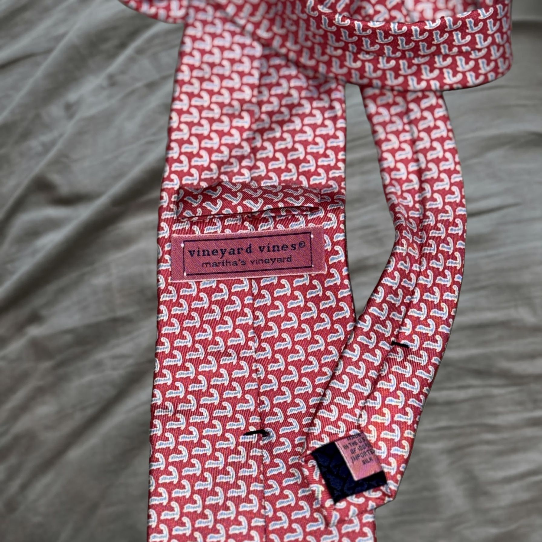 Vineyard Vines Vineyard Vines Tie Mens Cape Cod Red Silk Whale Geometric Preppy Nautical Cap Cod Martha’s Vineyard One Size Mens Size ONE SIZE - 1 Thumbnail