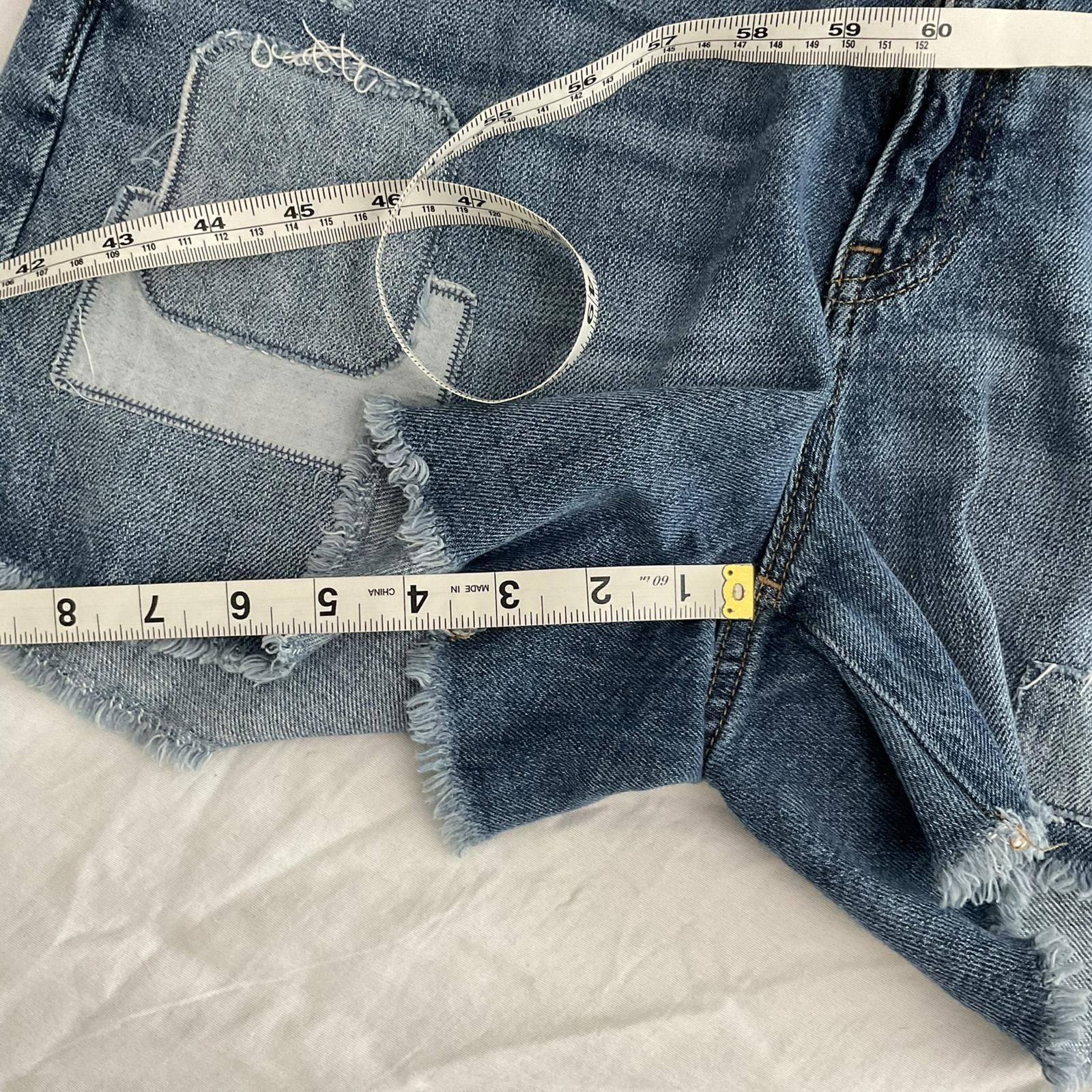 Gap GAP patchwork 4 in inseam mid rise jean denim shorts 32 / 10 Size 32" / US 10 / IT 46 - 5 Thumbnail