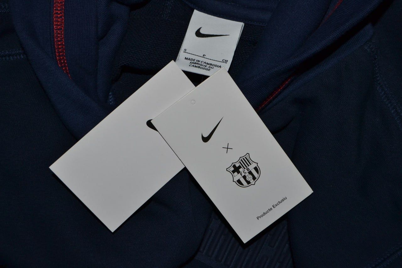 Nike New Nike FC Barcelona TRAVEL HOODIE size S Size US S / EU 44-46 / 1 - 11 Thumbnail