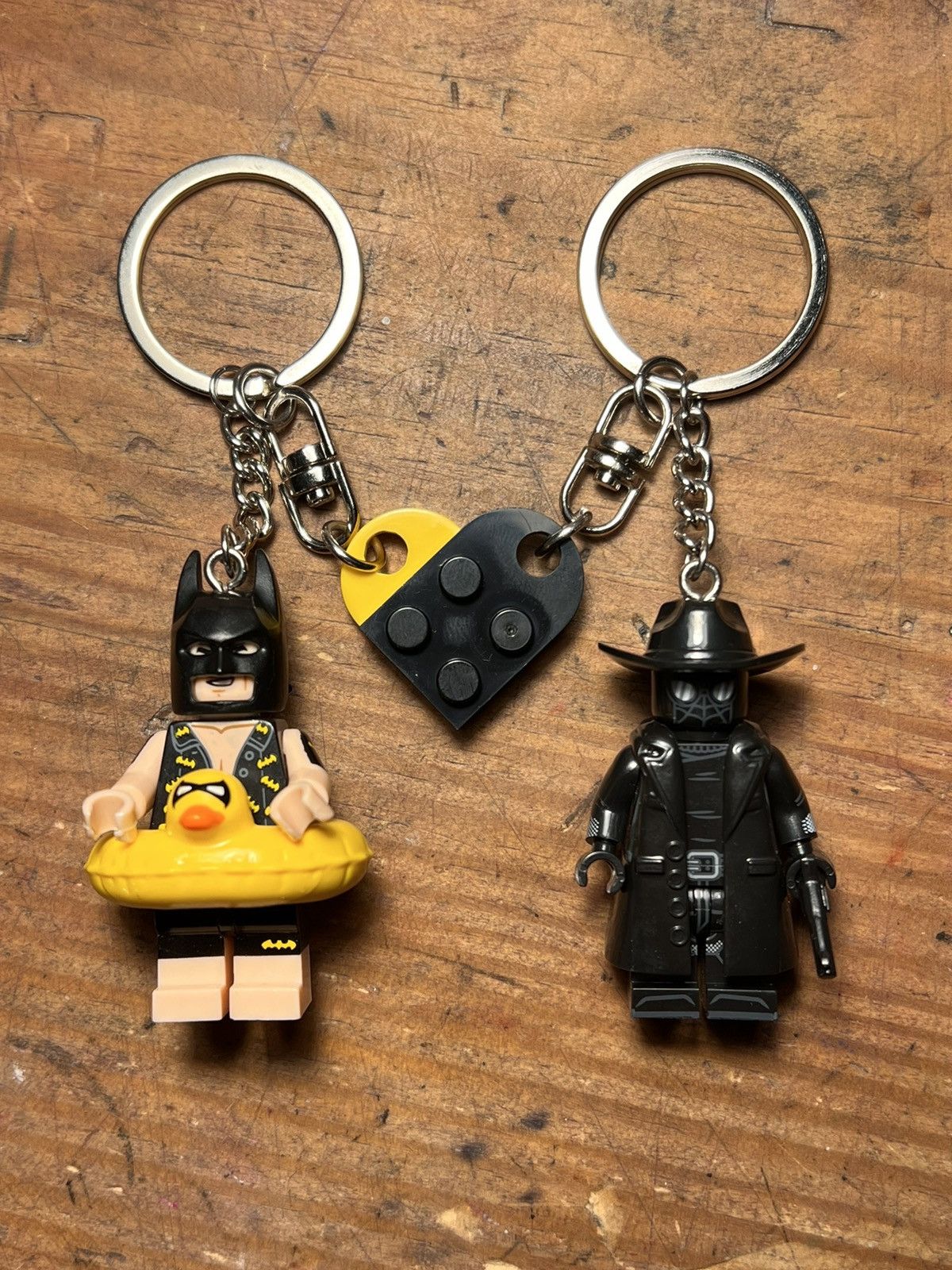 Anime × DC Comics × Marvel Comics Batman Spider Man Noir minifigure keychain keyring Size ONE SIZE - 2 Thumbnail