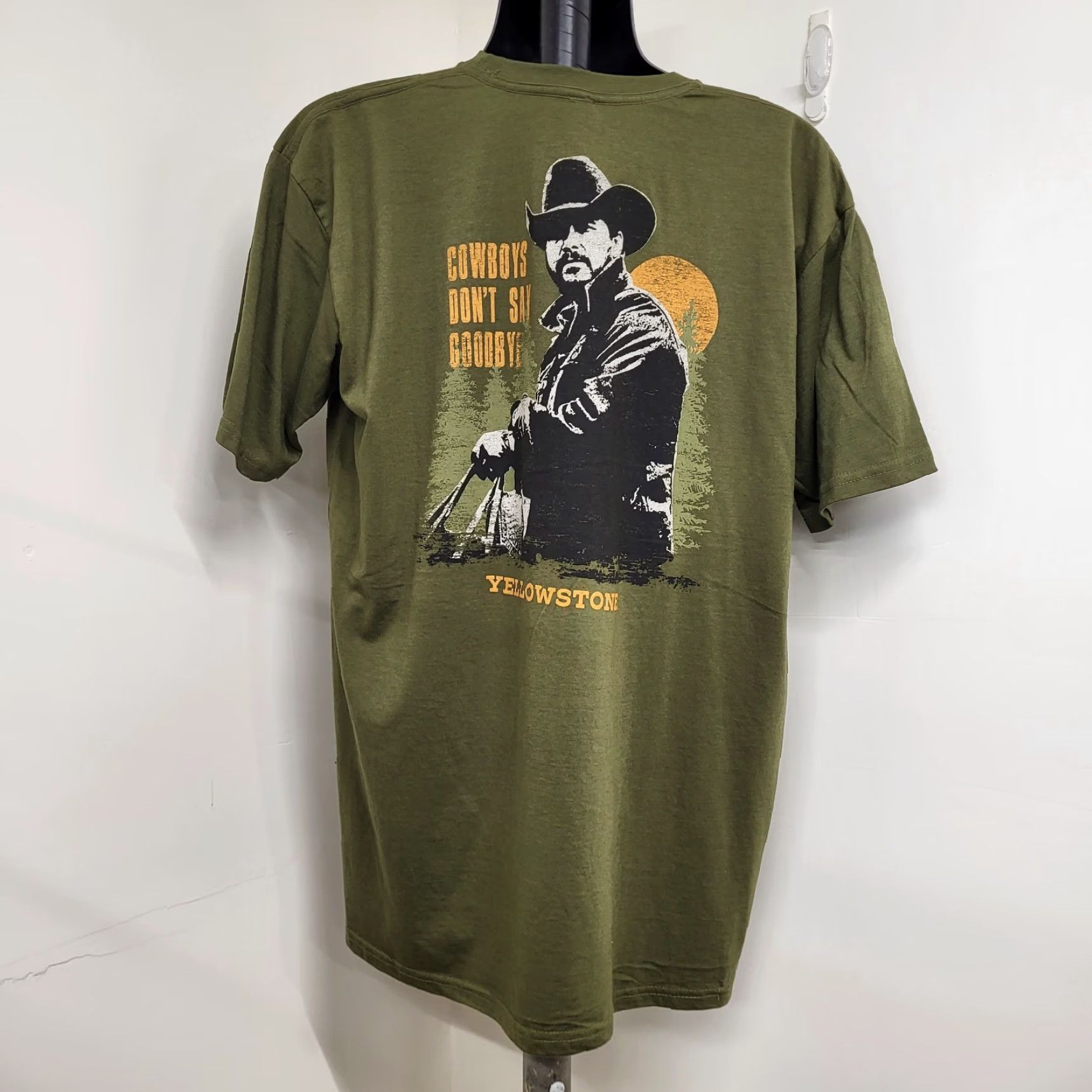 Vintage Yellowstone Tshirt Mens XL Green "Cowboys Don't Say Goodbye" Graphic Horse T-Shirt Regular Crew Neck Short Sleeve Size US XL / EU 56 / 4 - 3 Thumbnail