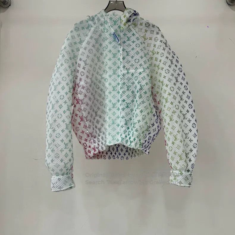 Louis Vuitton Louis Vuitton Gradient full print woven hooded jacket Size US S / EU 44-46 / 1 - 1 Thumbnail